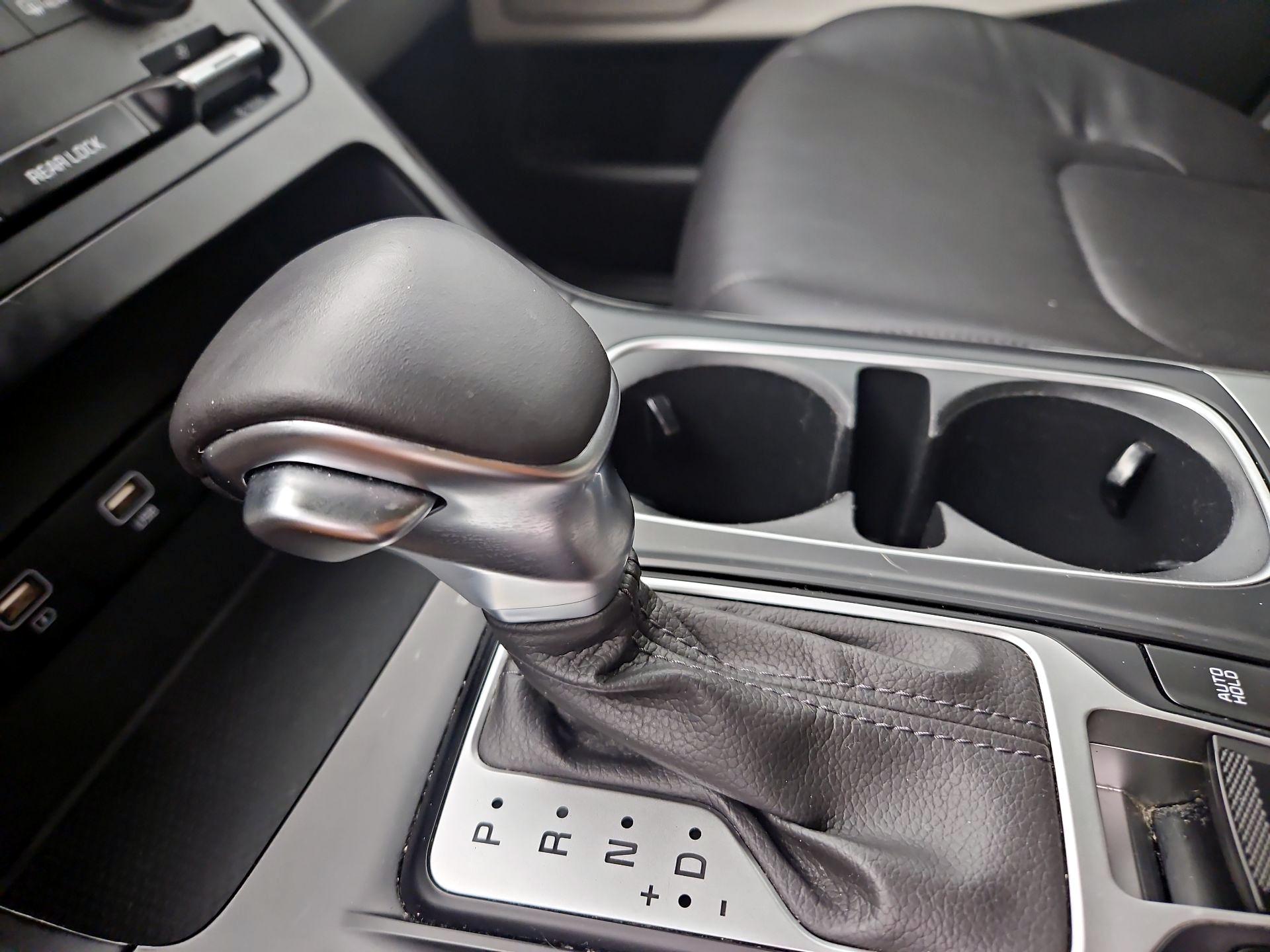 Thumbnail: 2023 Kia Carnival - 17