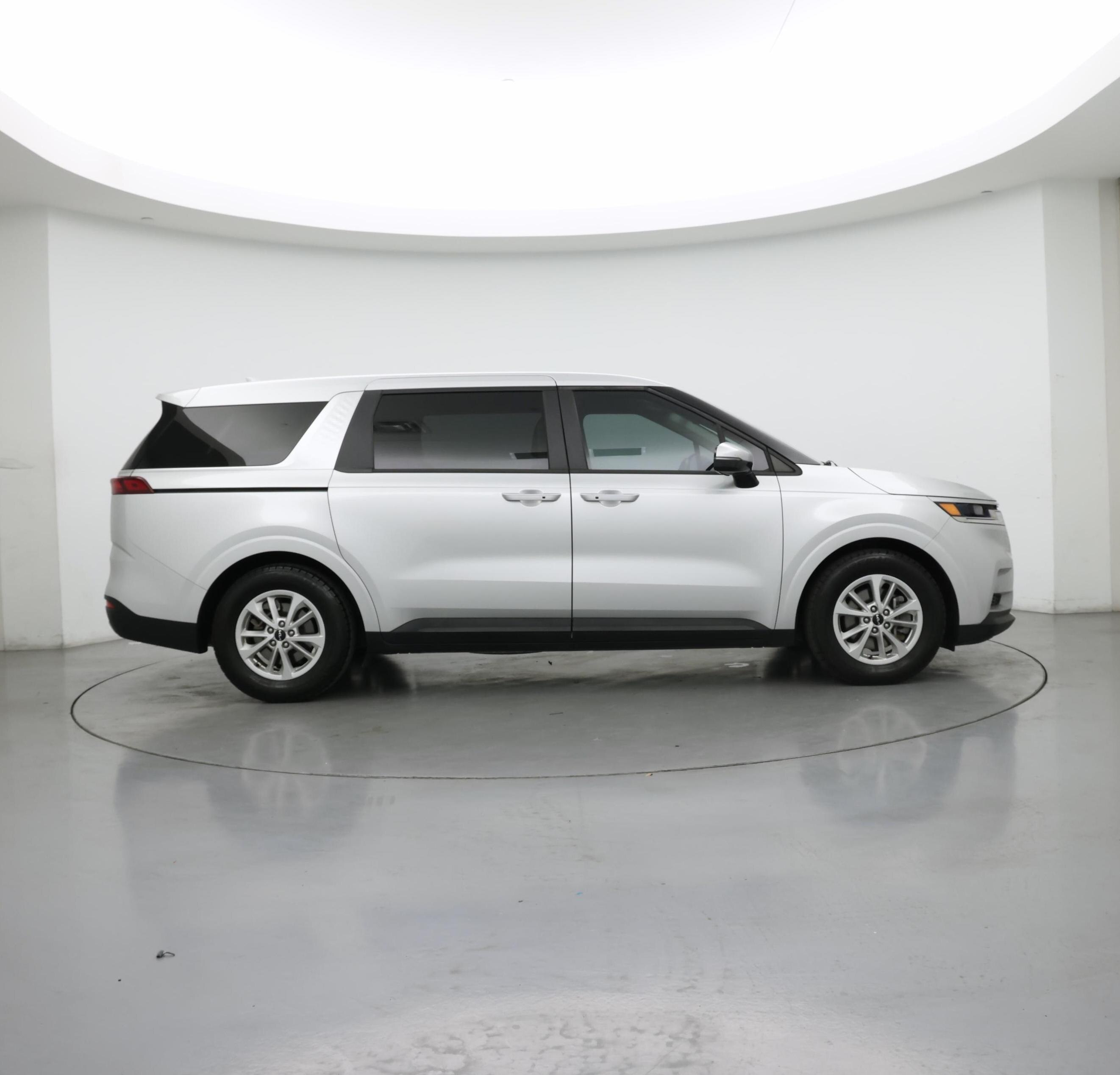 Thumbnail: 2023 Kia Carnival - 7