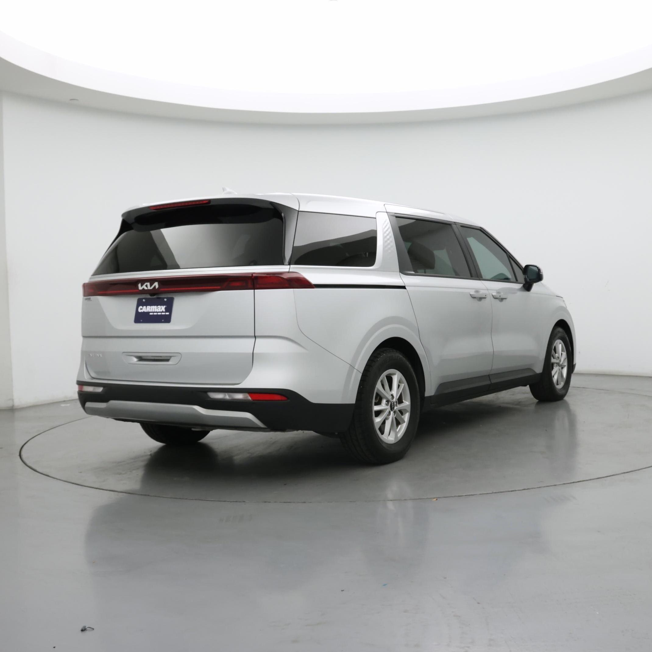 Thumbnail: 2023 Kia Carnival - 8