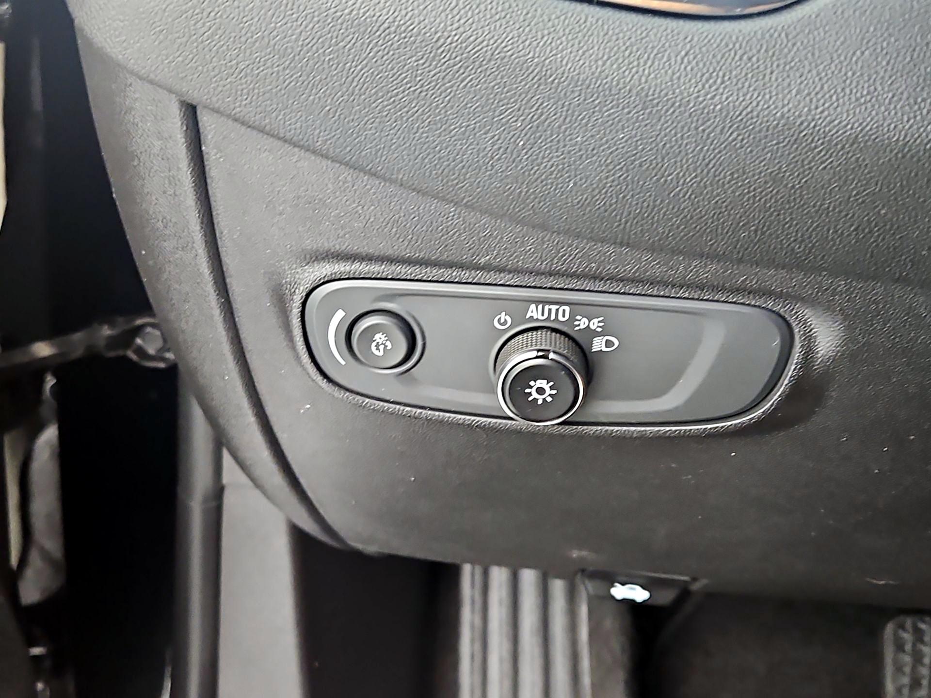 Thumbnail: 2022 Chevrolet Equinox - 13