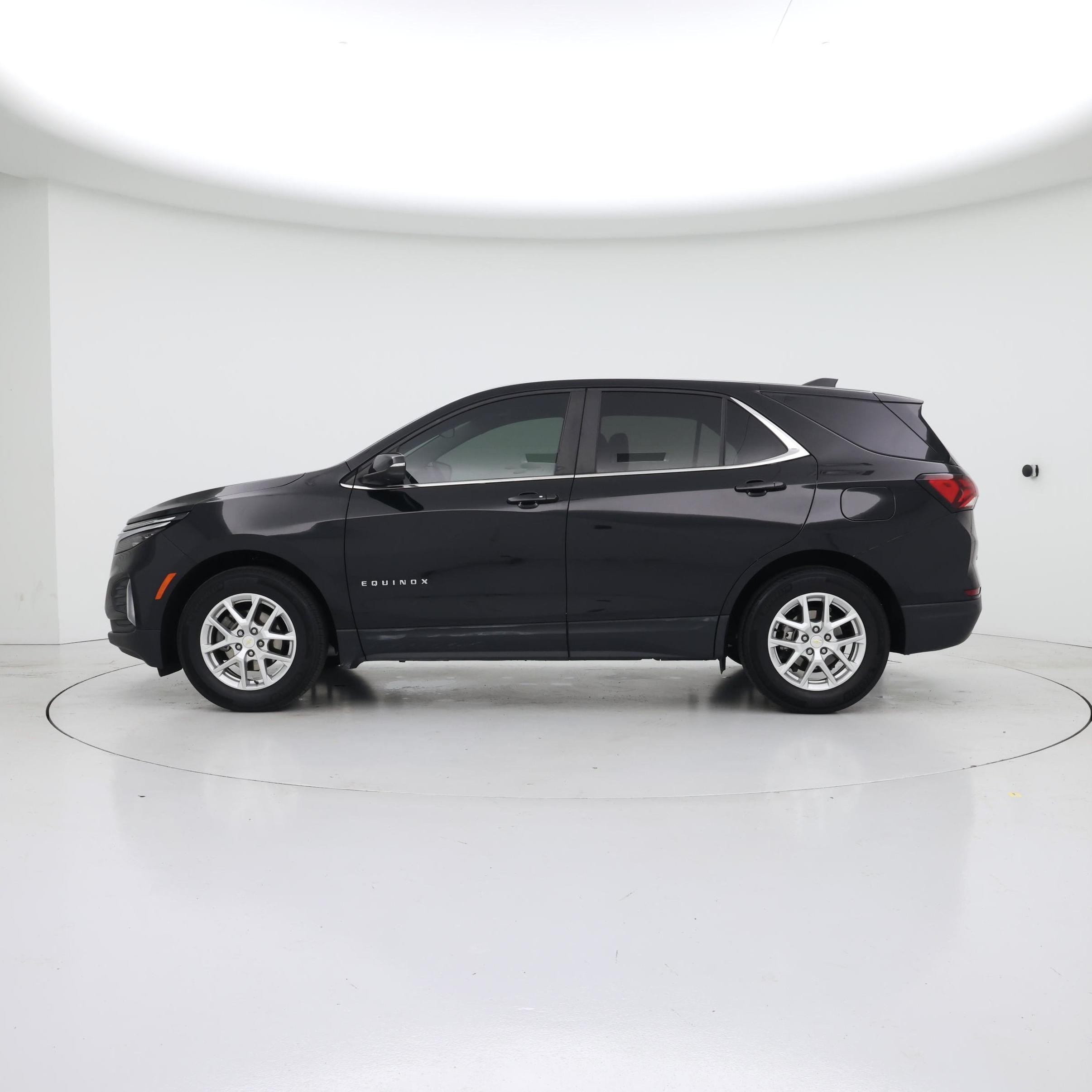 Thumbnail: 2022 Chevrolet Equinox - 3