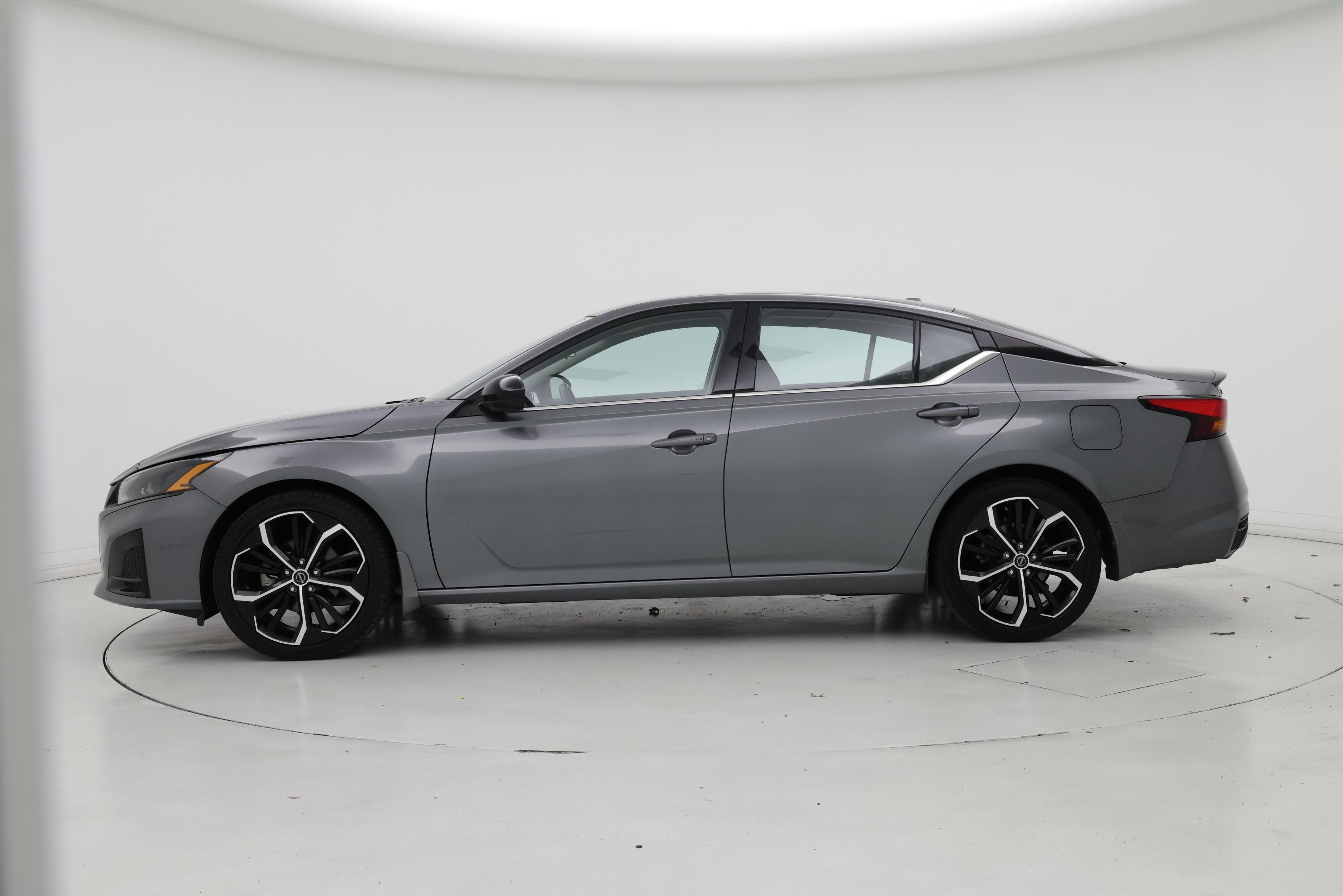 Thumbnail: 2023 Nissan Altima - 3