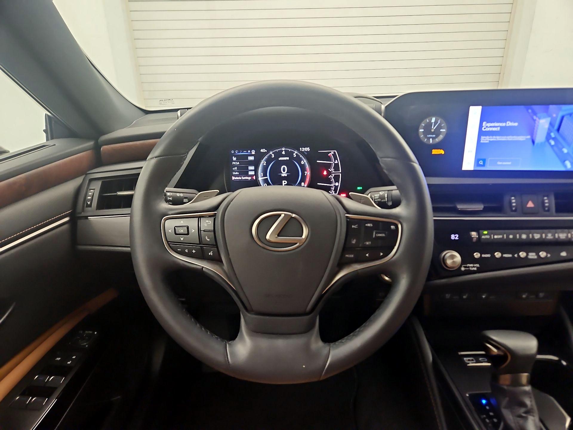 Thumbnail: 2023 Lexus ES - 10