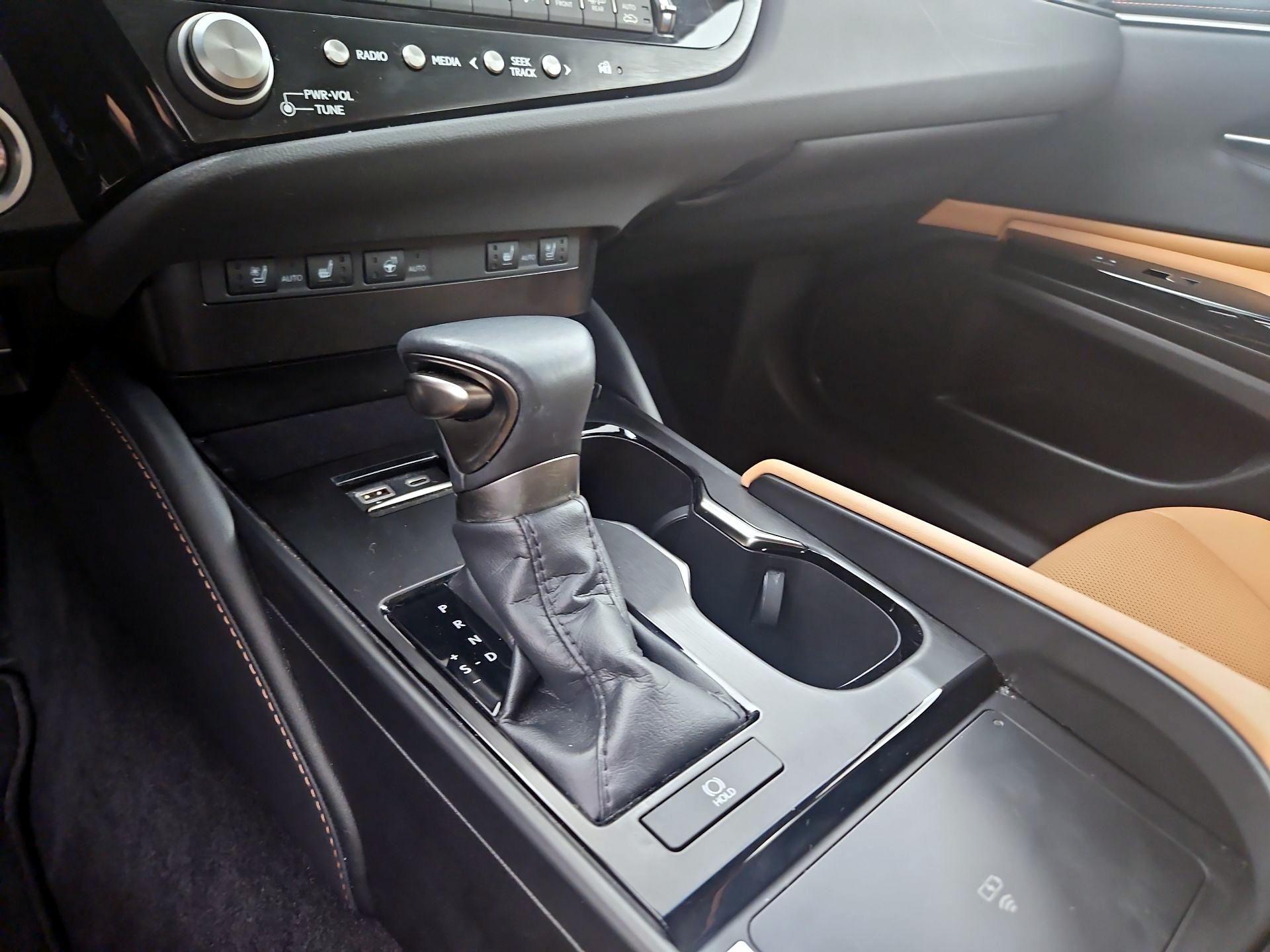 Thumbnail: 2023 Lexus ES - 17