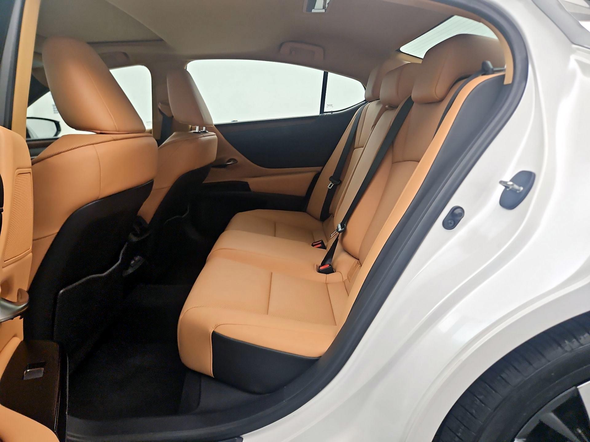 Thumbnail: 2023 Lexus ES - 20