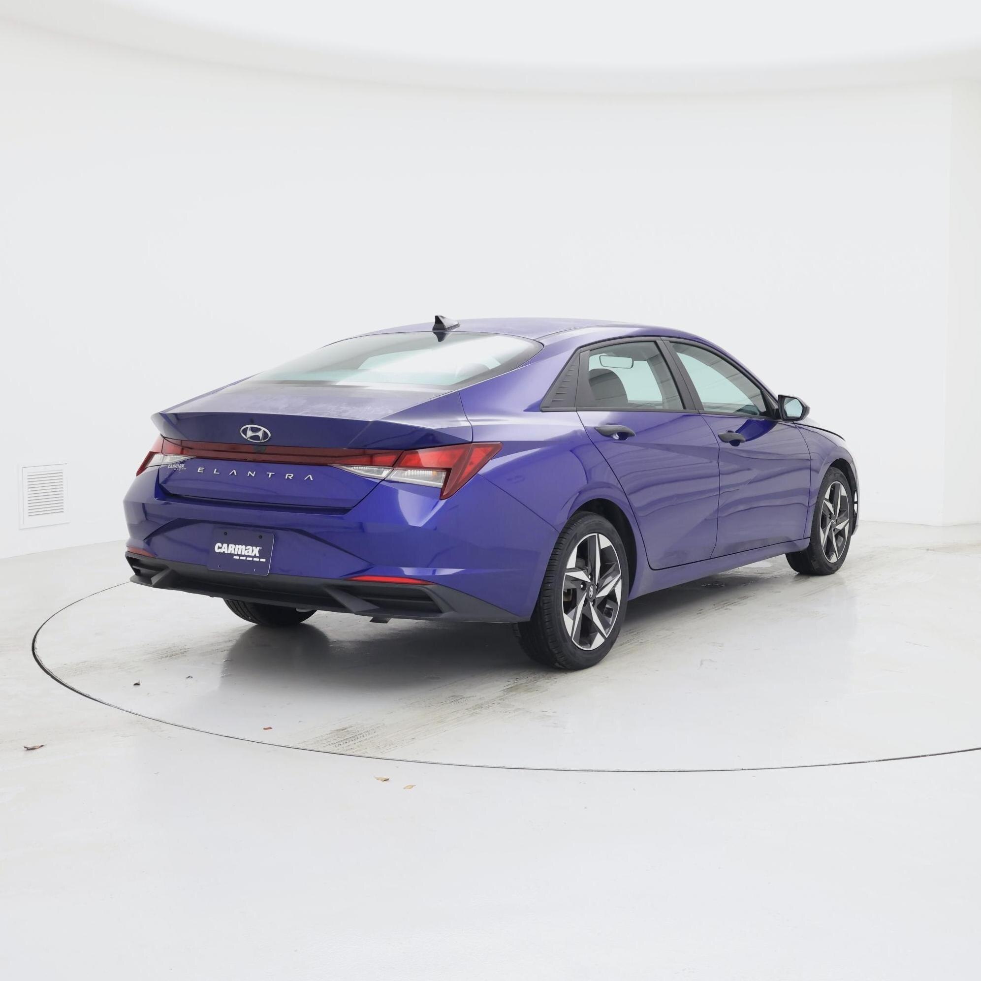 Thumbnail: 2023 Hyundai Elantra - 8