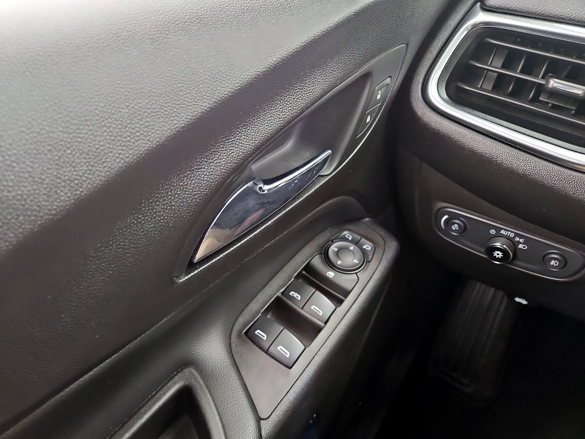 Thumbnail: 2020 Chevrolet Equinox - 12