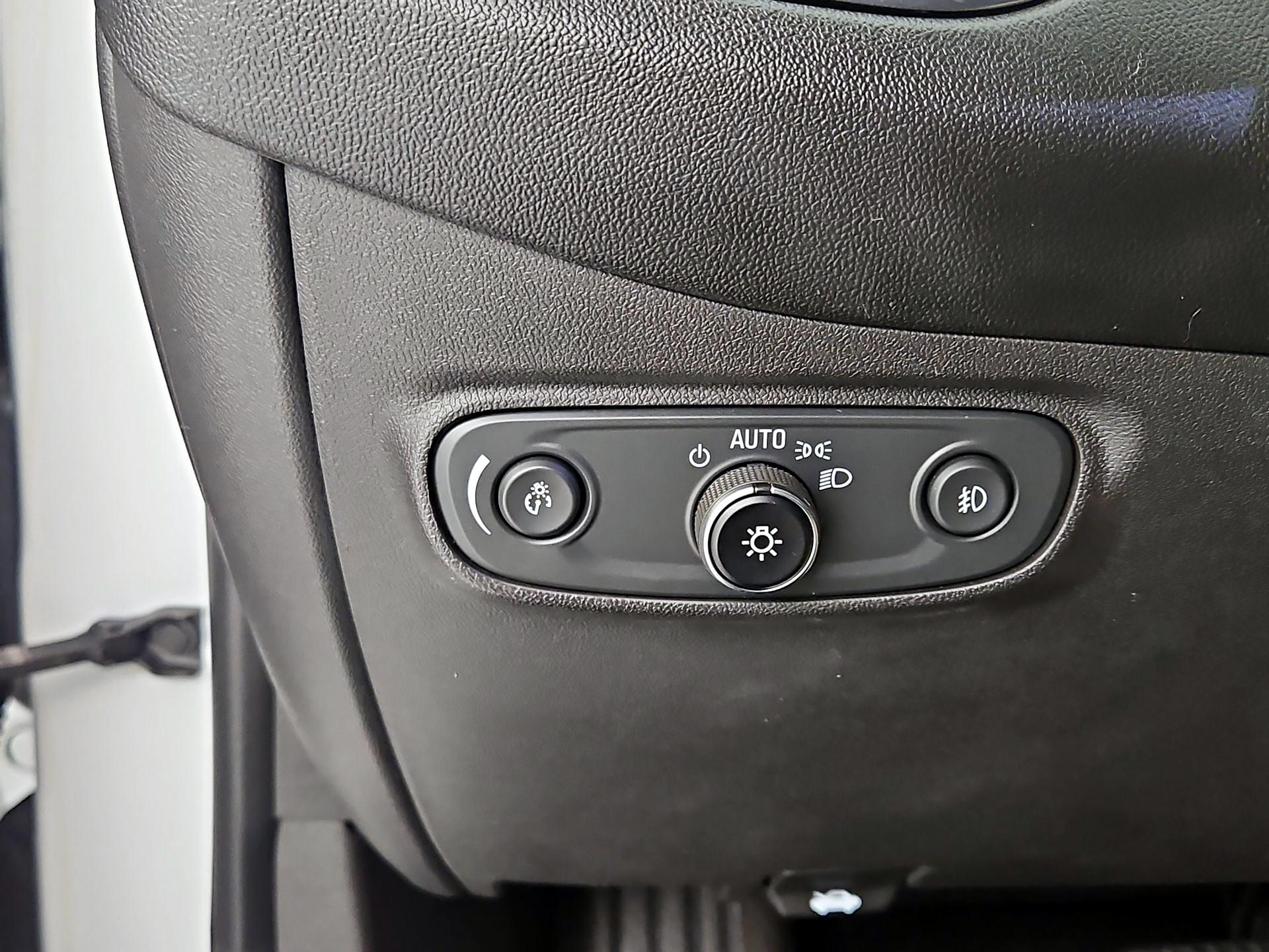 Thumbnail: 2020 Chevrolet Equinox - 13