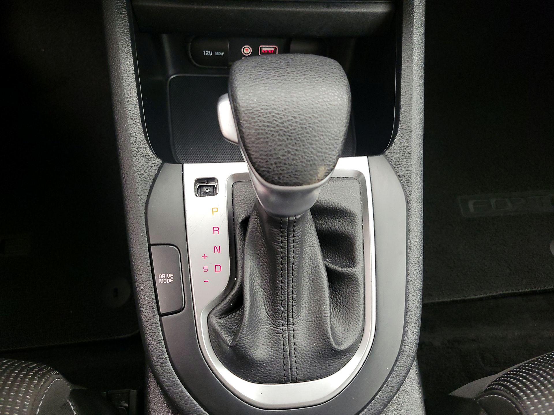 Thumbnail: 2021 Kia Forte - 15