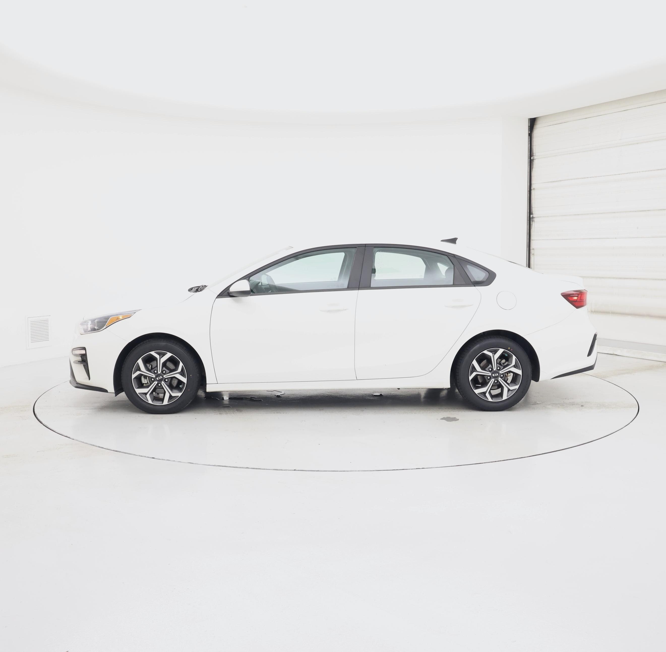 Thumbnail: 2021 Kia Forte - 3