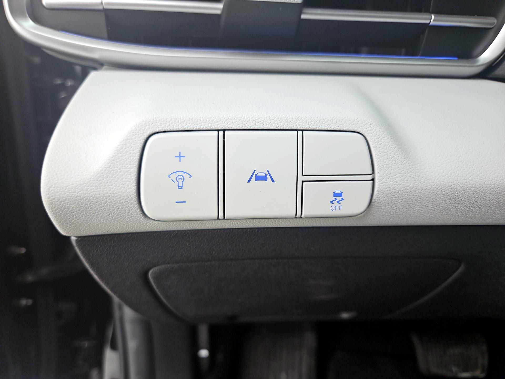 Thumbnail: 2023 Hyundai Elantra - 13