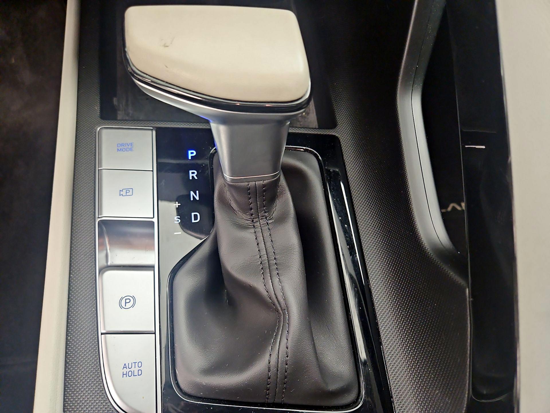 Thumbnail: 2023 Hyundai Elantra - 18