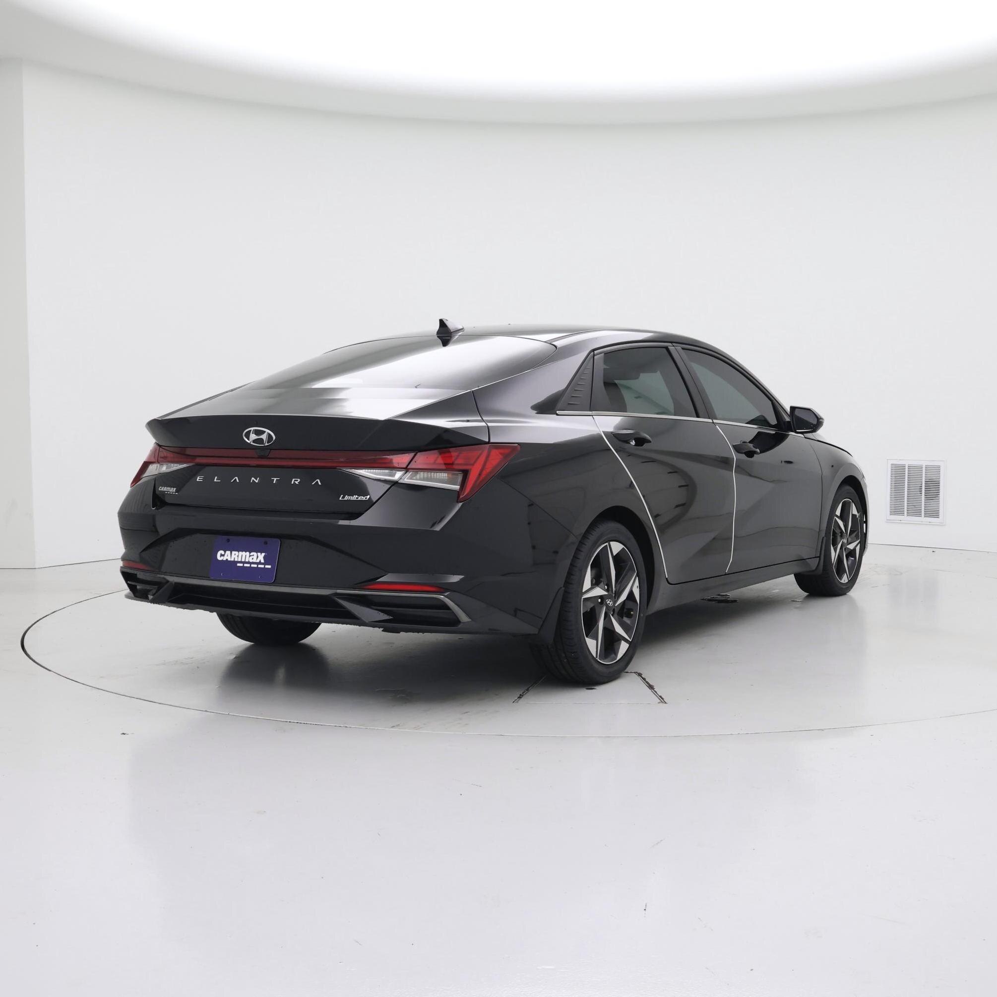 Thumbnail: 2023 Hyundai Elantra - 8