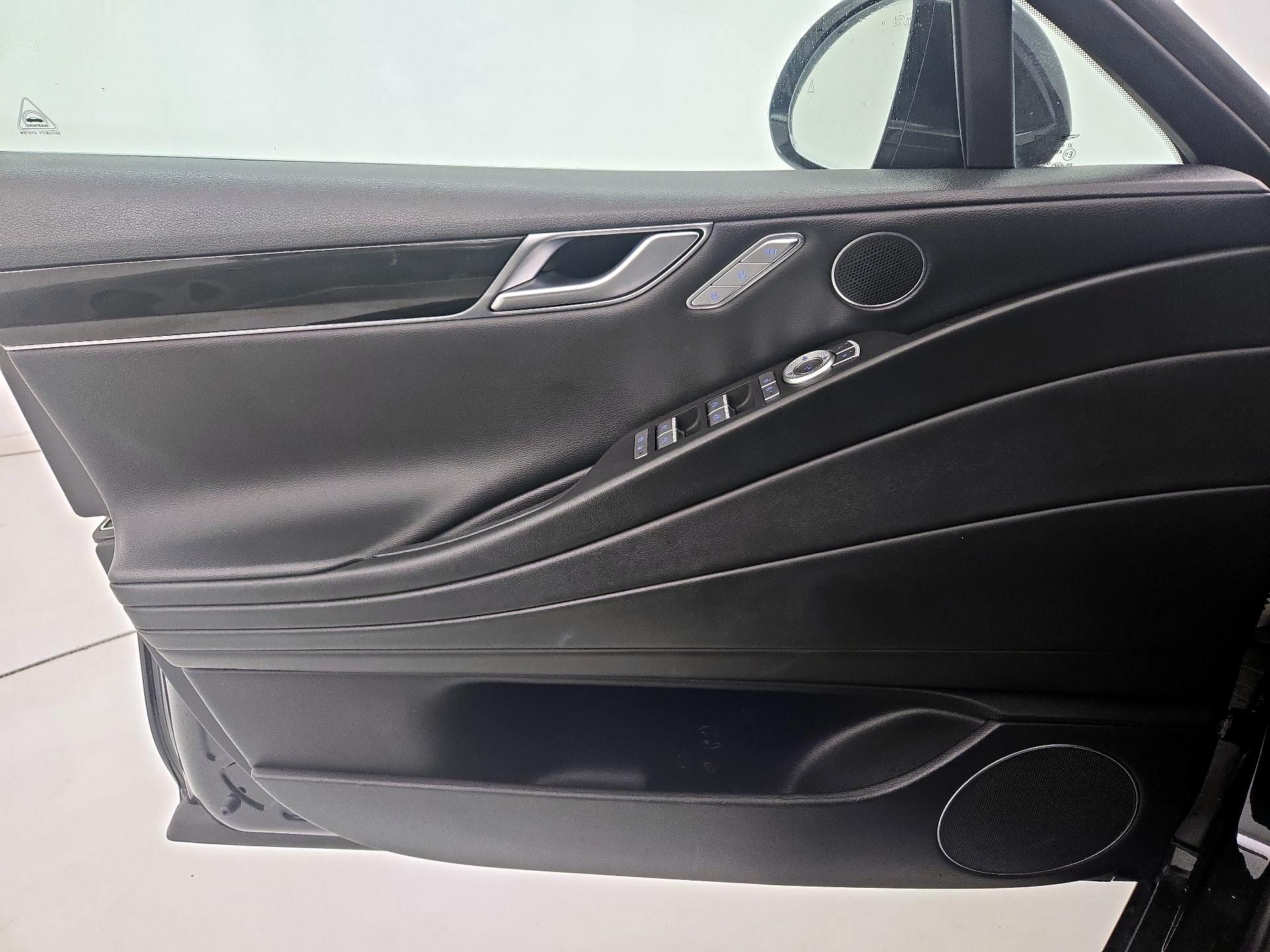 Thumbnail: 2023 Genesis G80 - 12