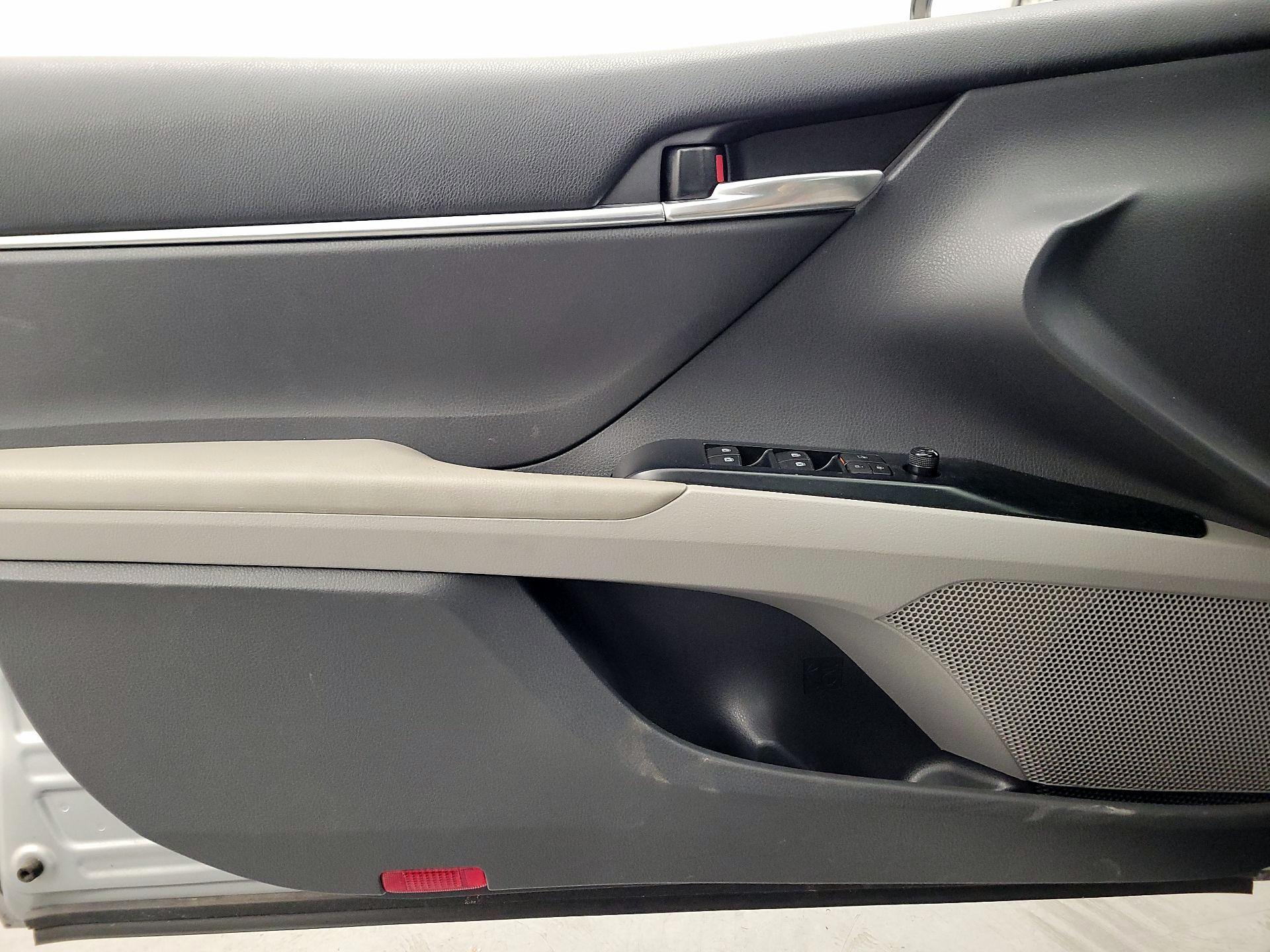 Thumbnail: 2020 Toyota Camry - 12