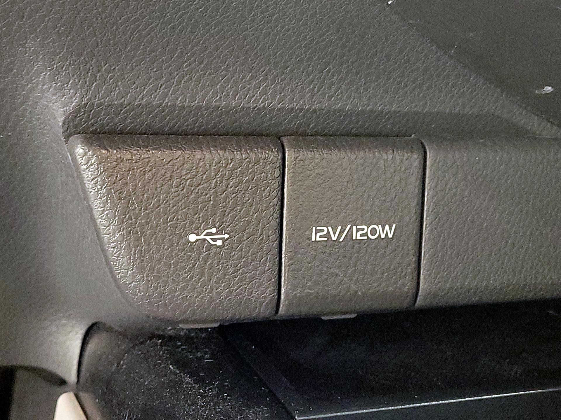 Thumbnail: 2020 Toyota Camry - 18