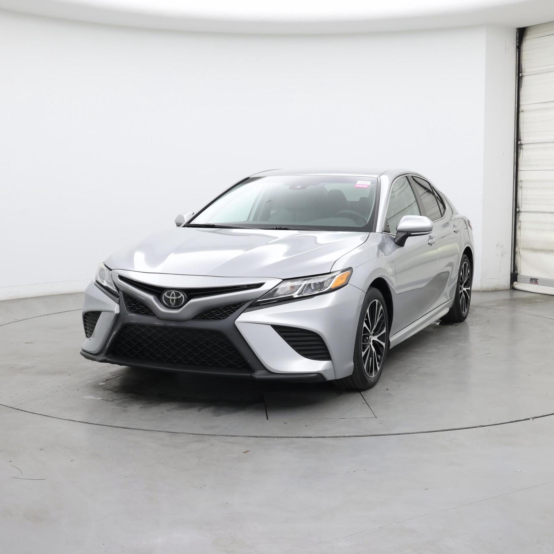 Thumbnail: 2020 Toyota Camry - 4