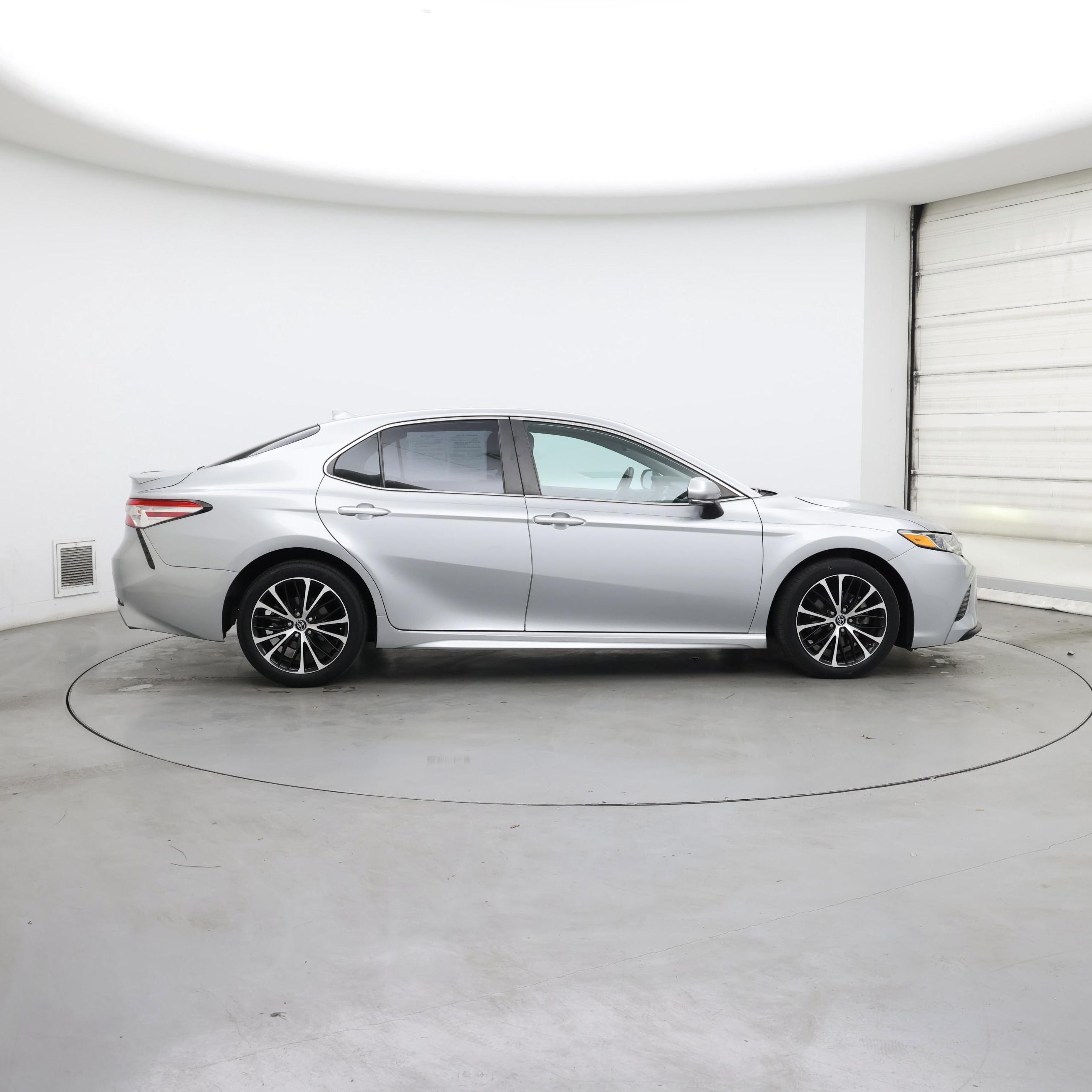 Thumbnail: 2020 Toyota Camry - 7