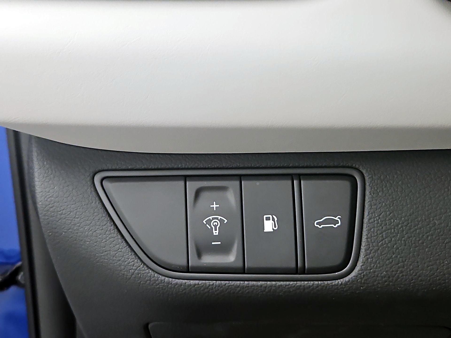 Thumbnail: 2023 Genesis G70 - 13