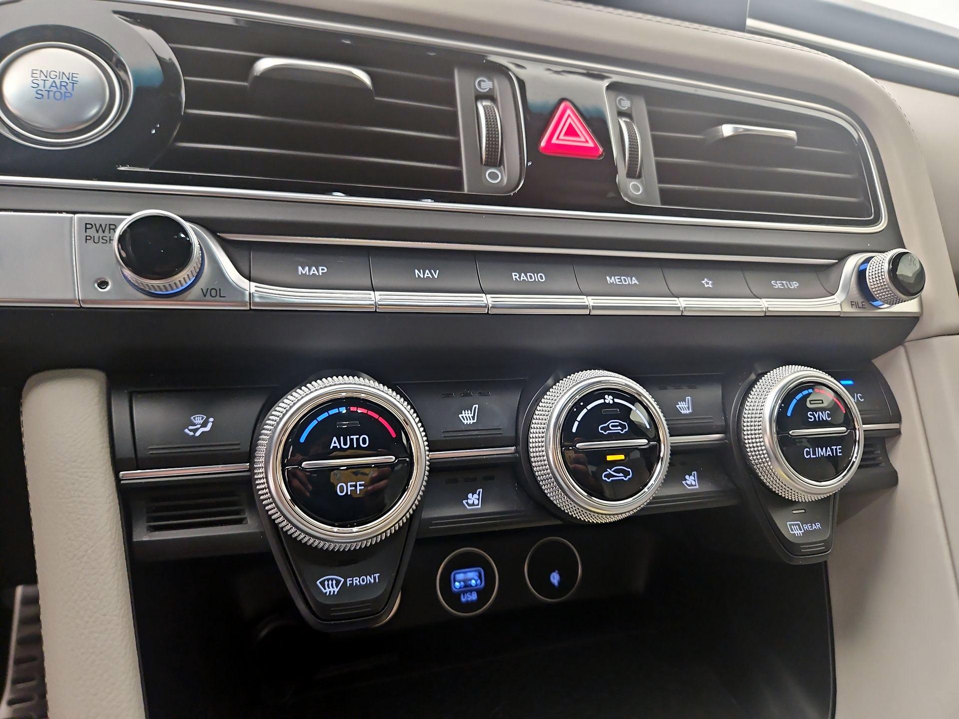 Thumbnail: 2023 Genesis G70 - 16