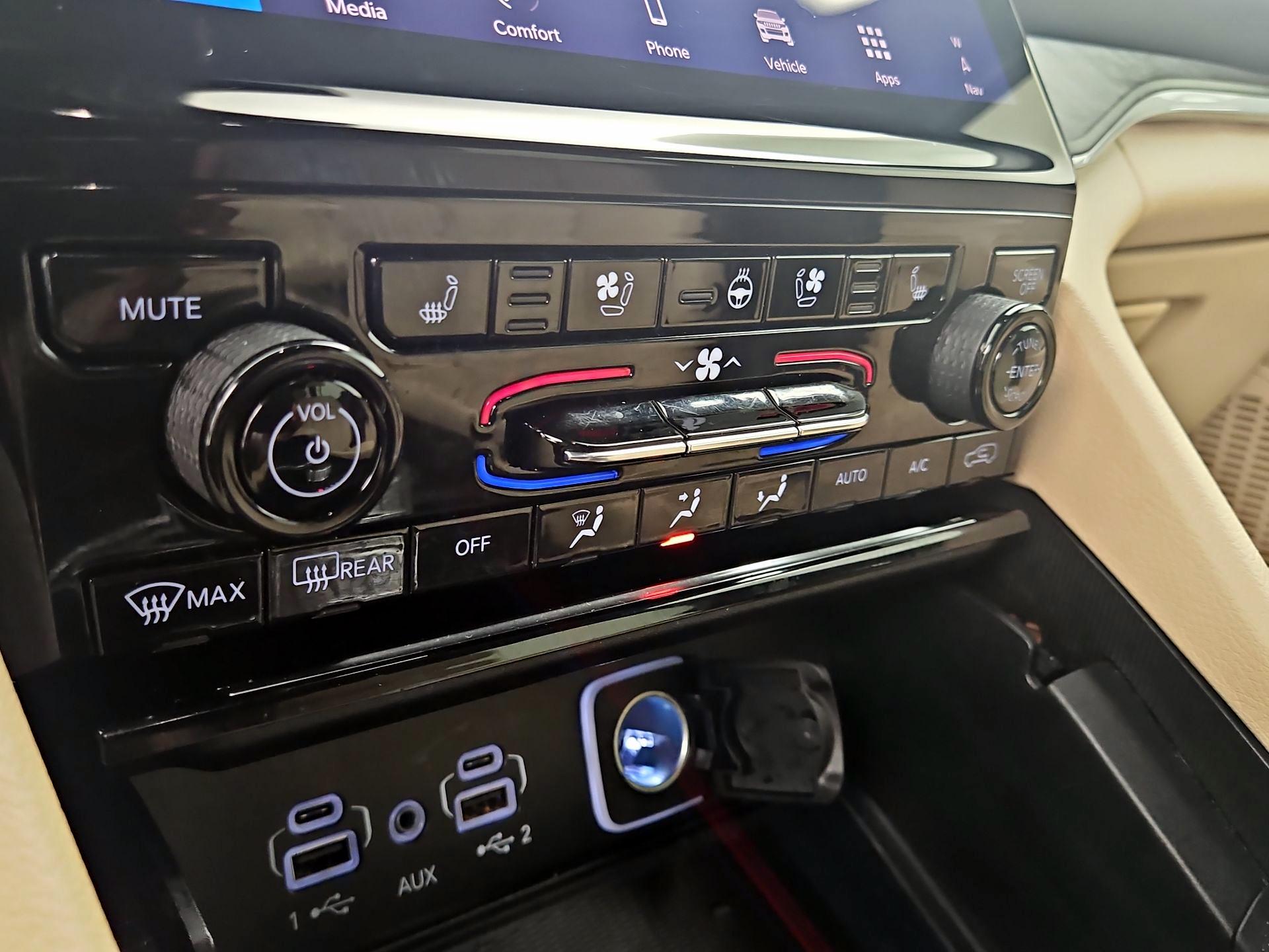 Thumbnail: 2024 Jeep Grand Cherokee L - 17