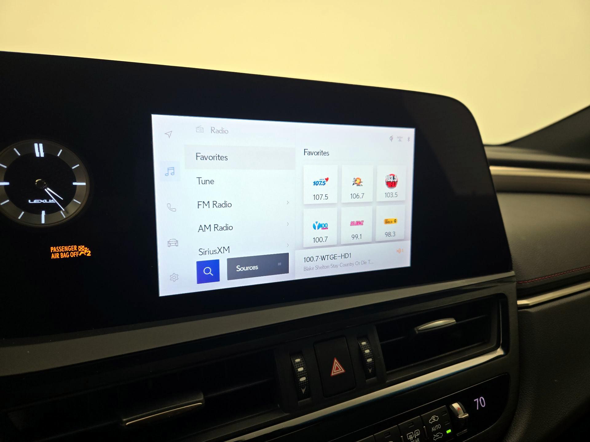 Thumbnail: 2023 Lexus ES - 15