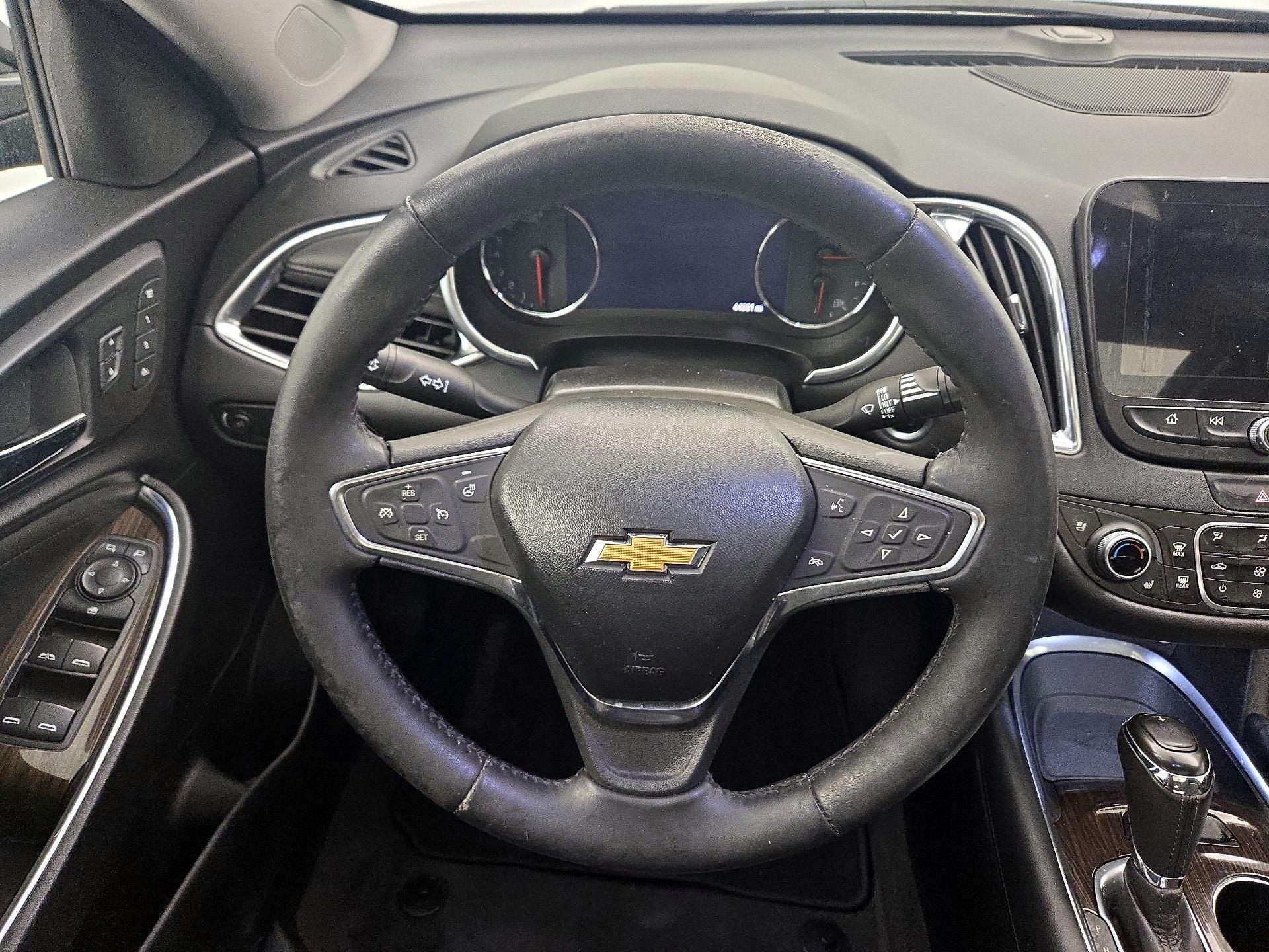 Thumbnail: 2020 Chevrolet Malibu - 10