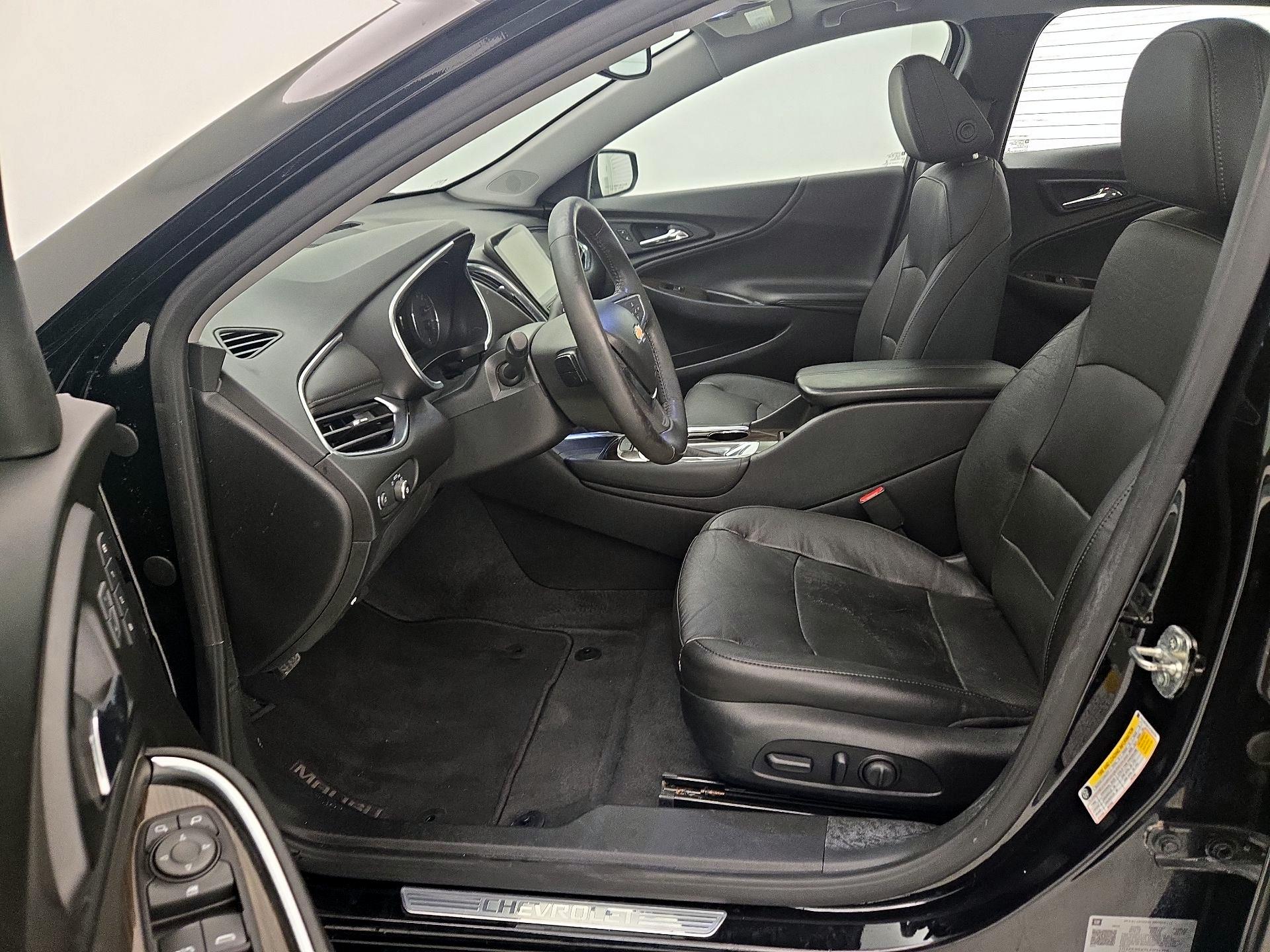 Thumbnail: 2020 Chevrolet Malibu - 11