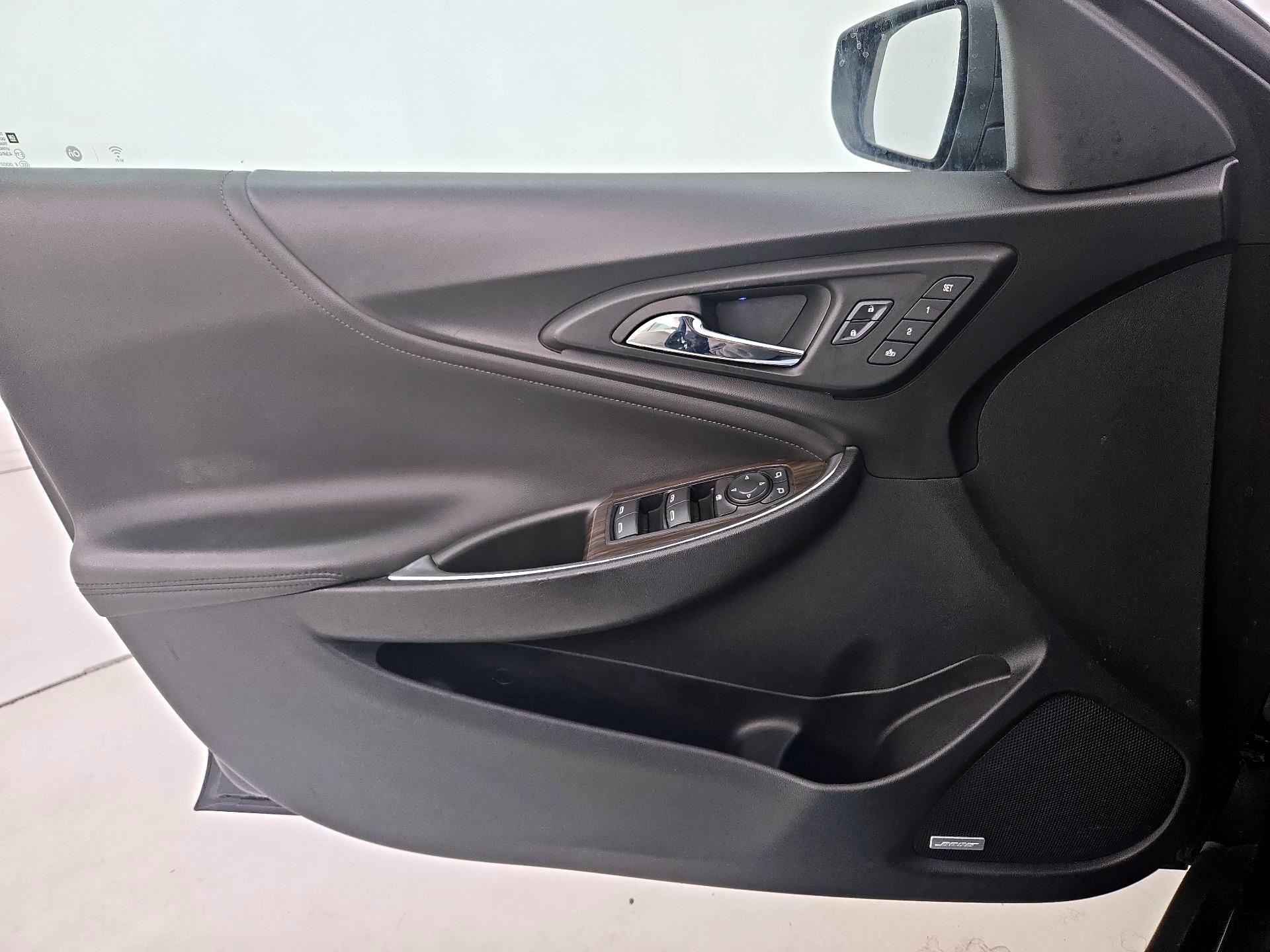 Thumbnail: 2020 Chevrolet Malibu - 12