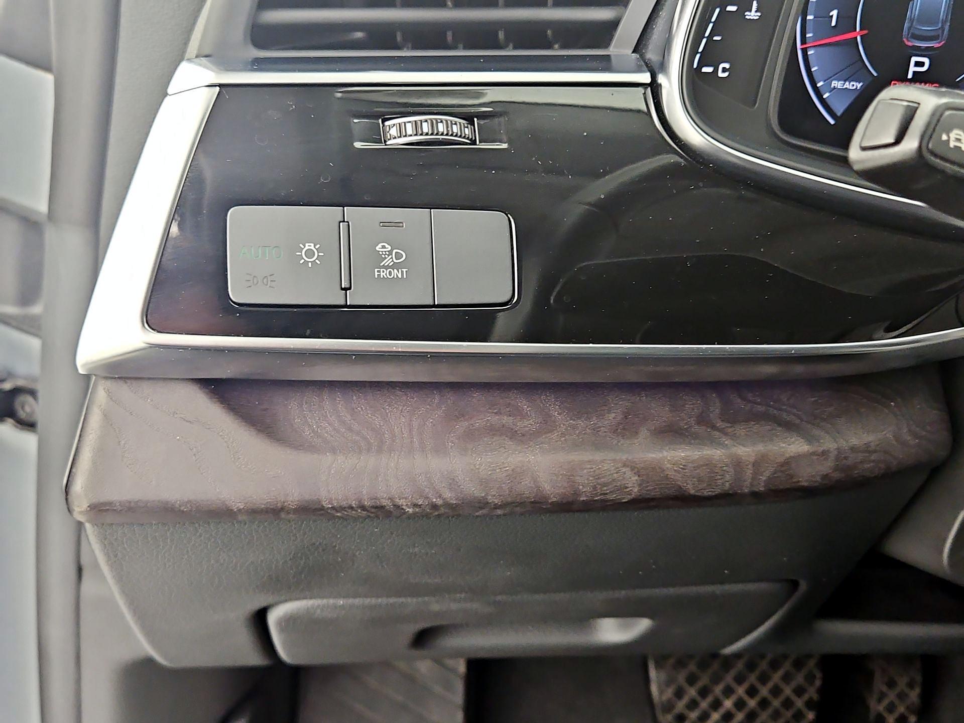 Thumbnail: 2020 Audi Q8 - 13