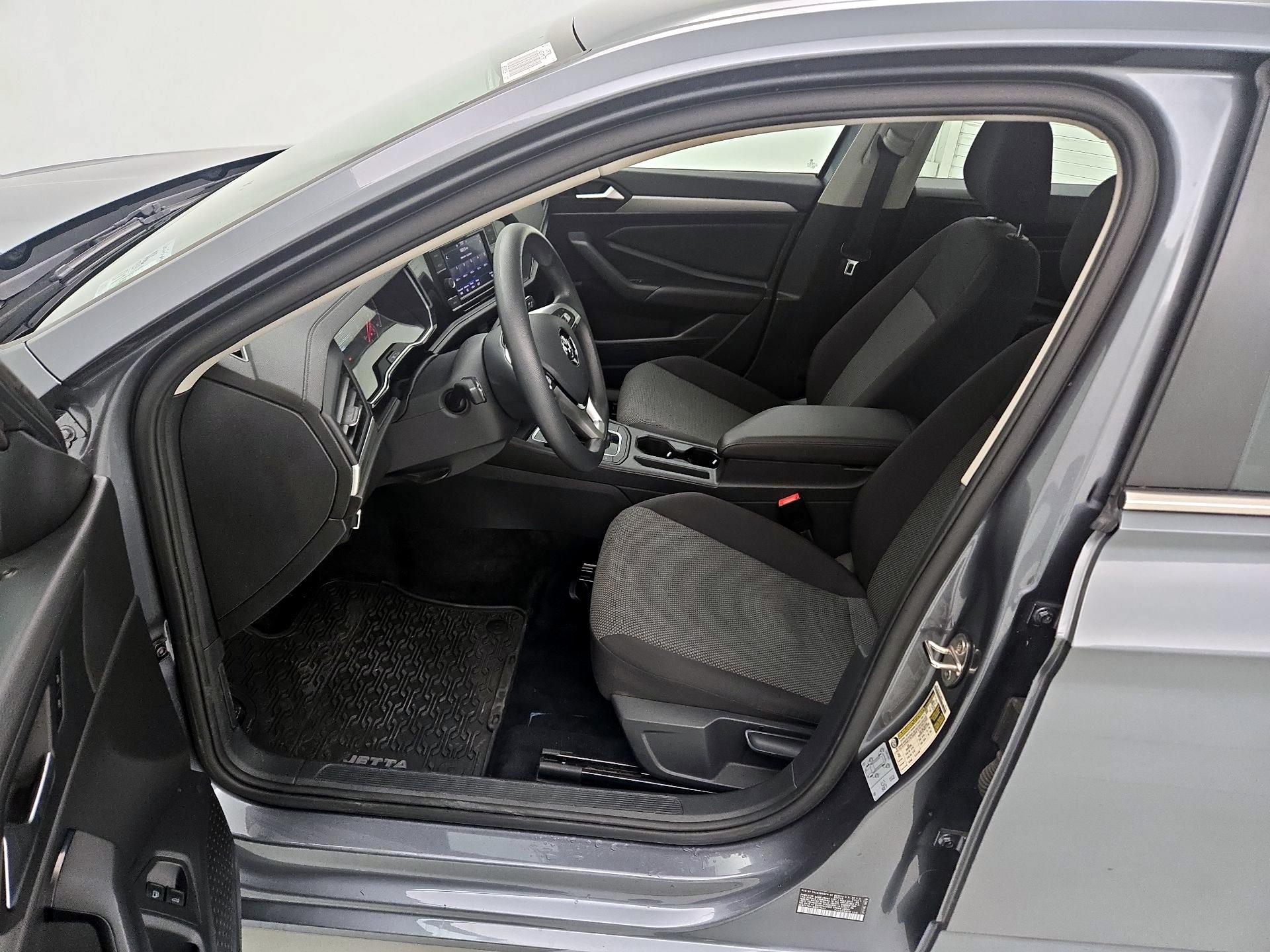 Thumbnail: 2021 Volkswagen Jetta - 11