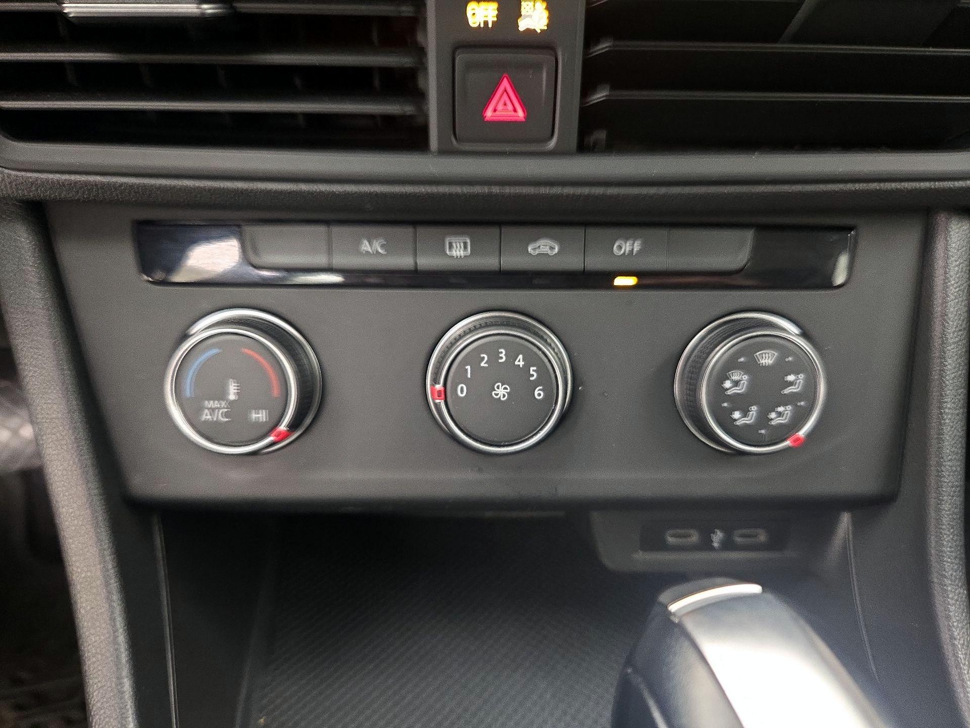 Thumbnail: 2021 Volkswagen Jetta - 16