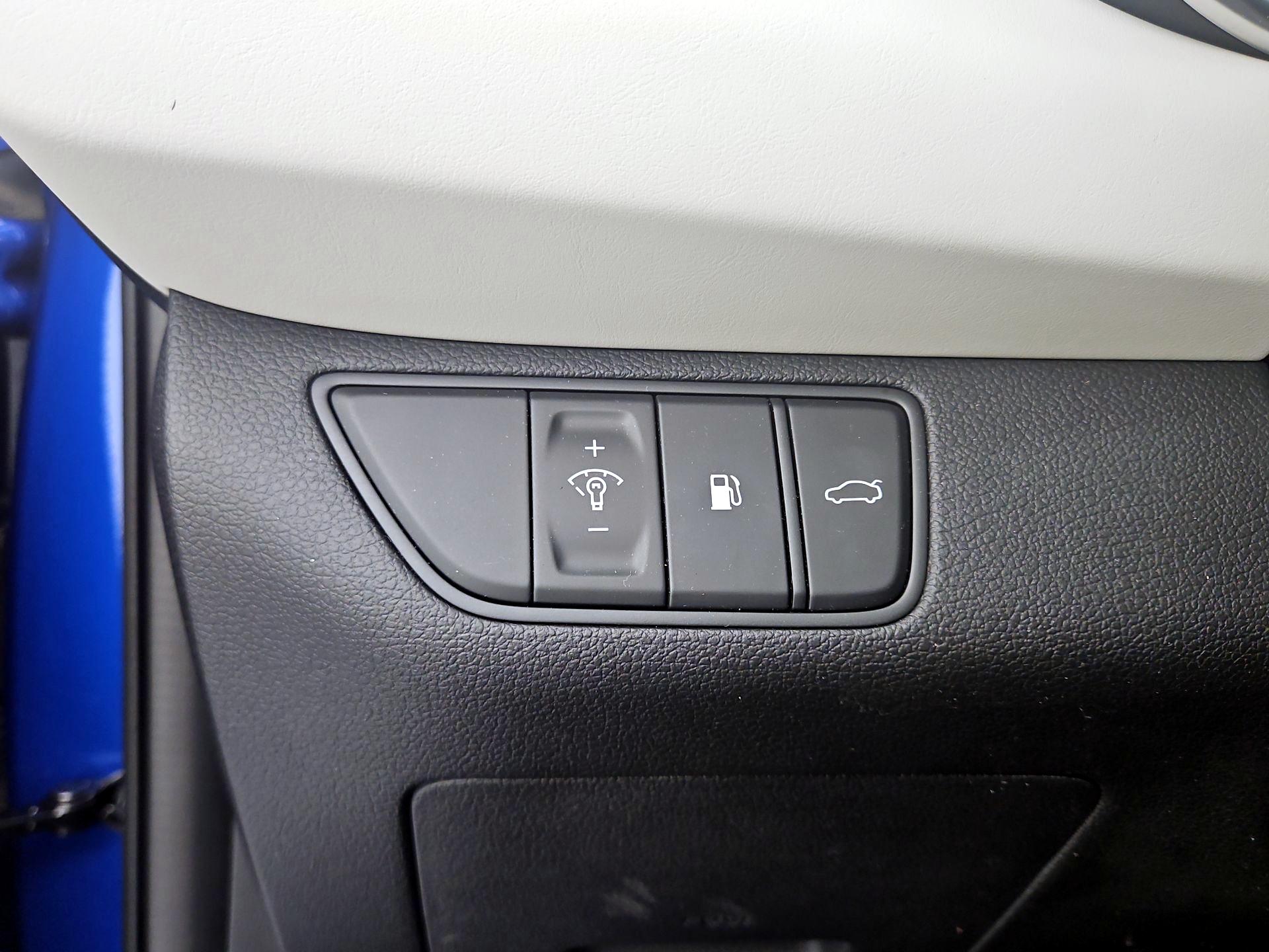 Thumbnail: 2023 Genesis G70 - 13