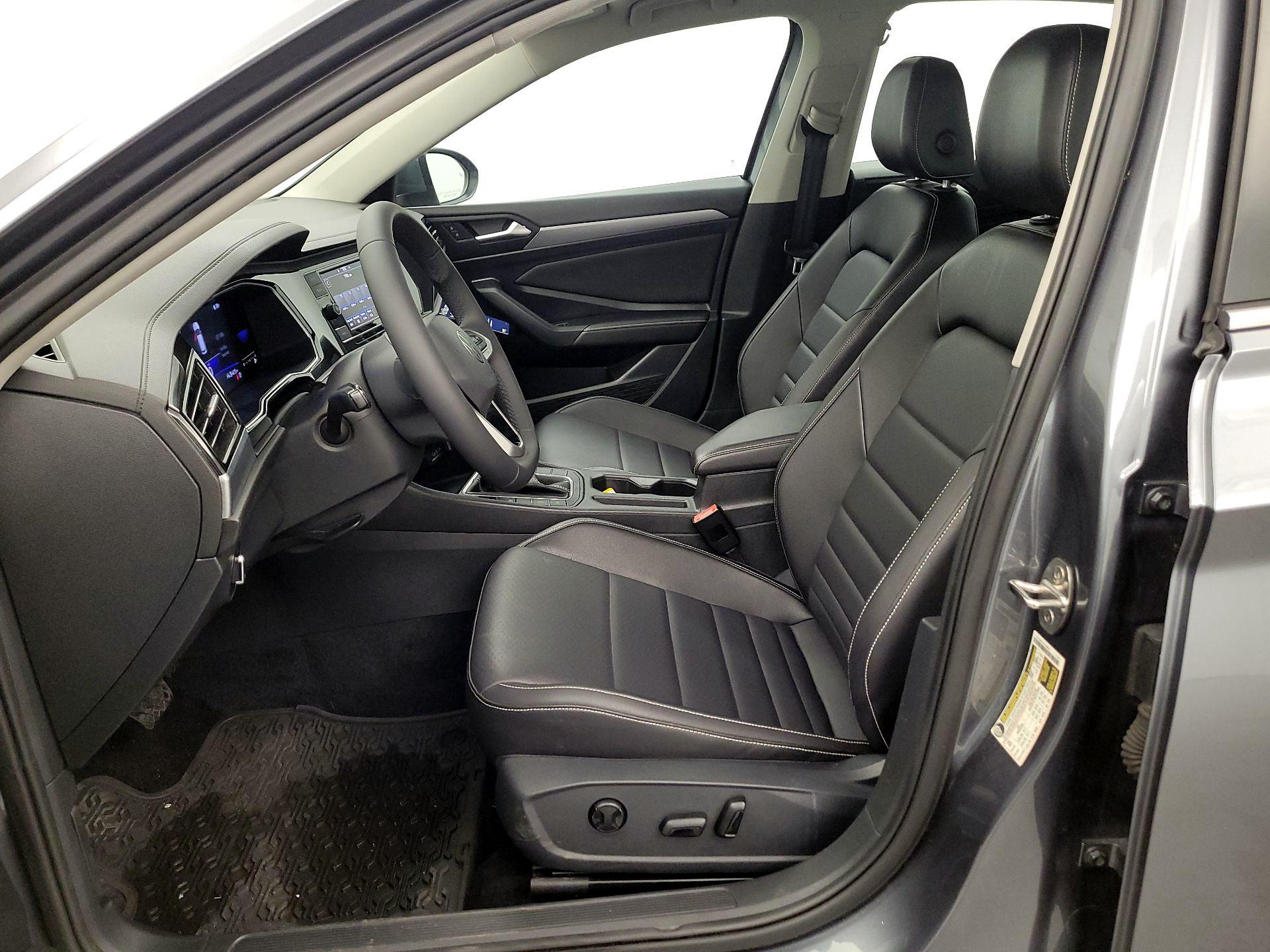 Thumbnail: 2022 Volkswagen Jetta - 11