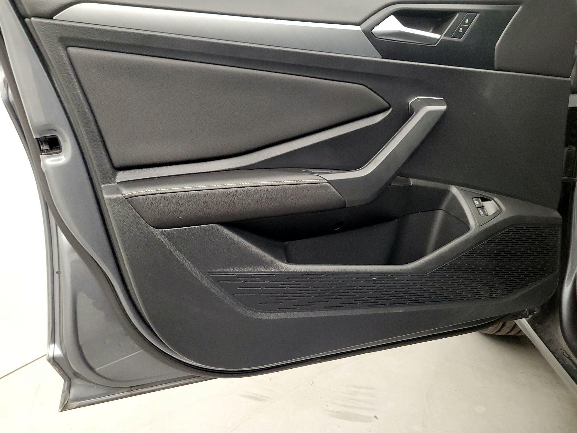 Thumbnail: 2022 Volkswagen Jetta - 12