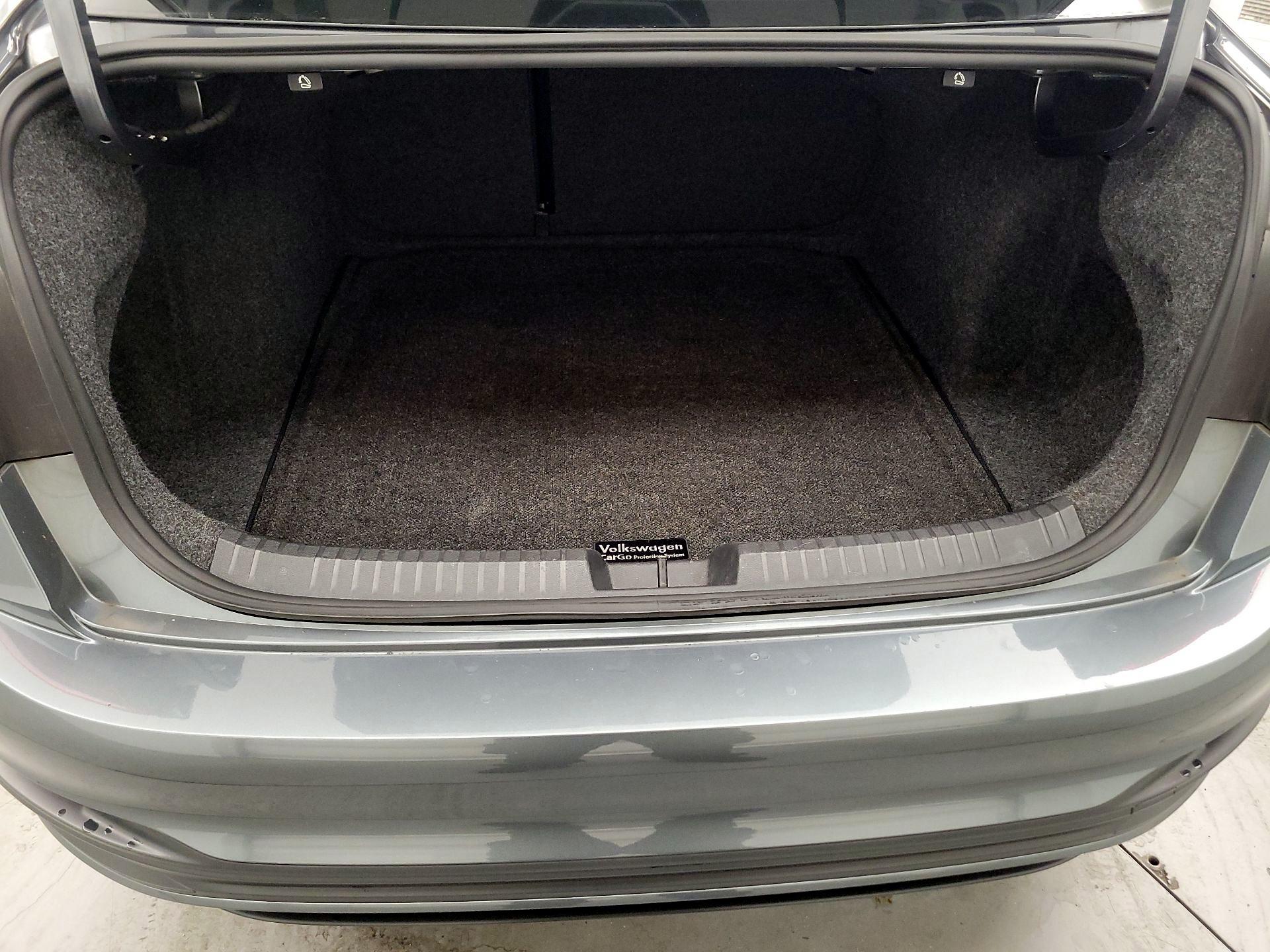 Thumbnail: 2022 Volkswagen Jetta - 18