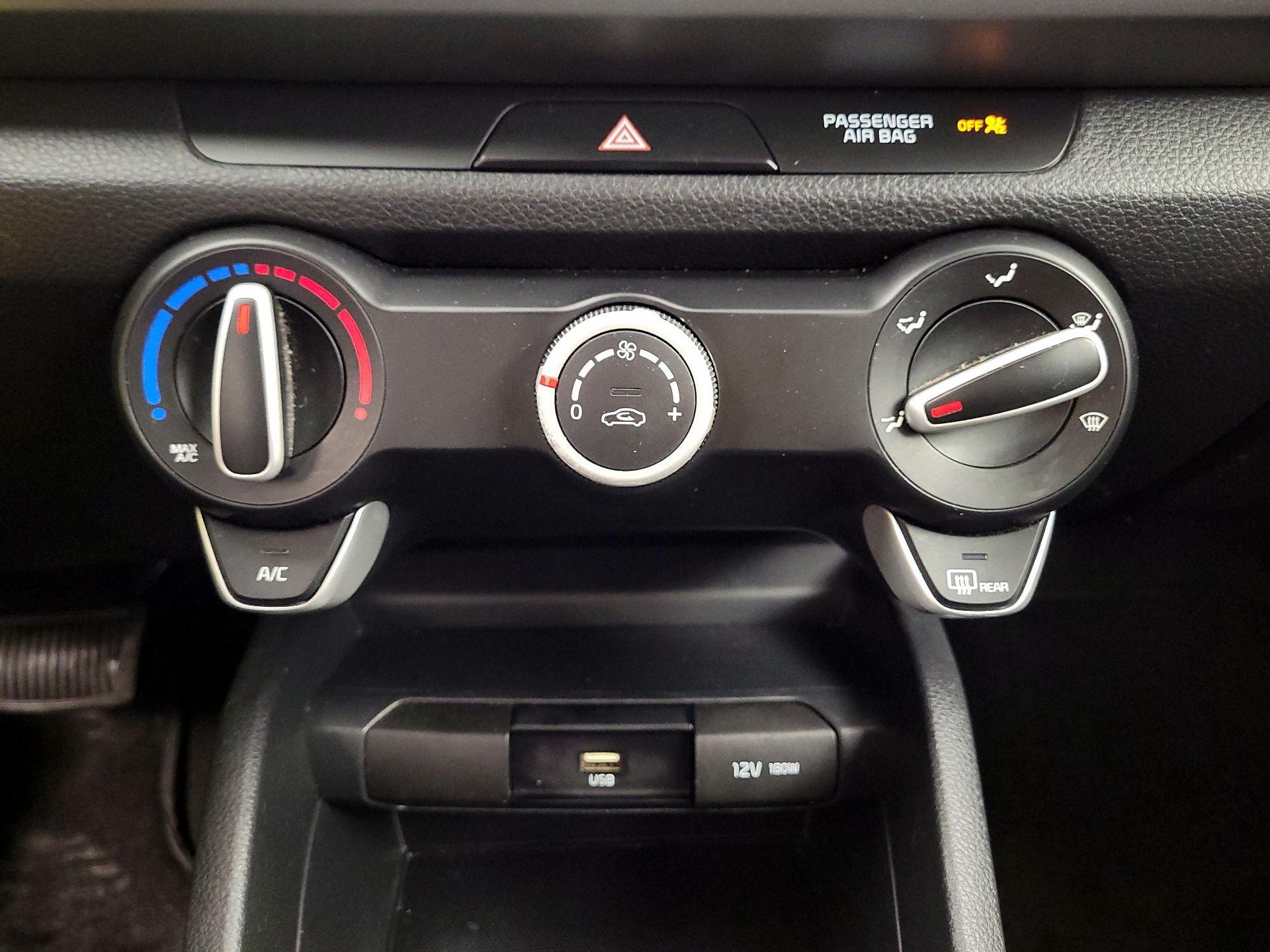 Thumbnail: 2021 Kia Rio - 14