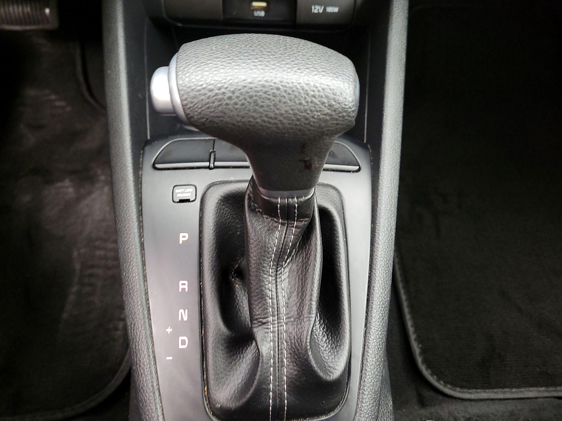 Thumbnail: 2021 Kia Rio - 15