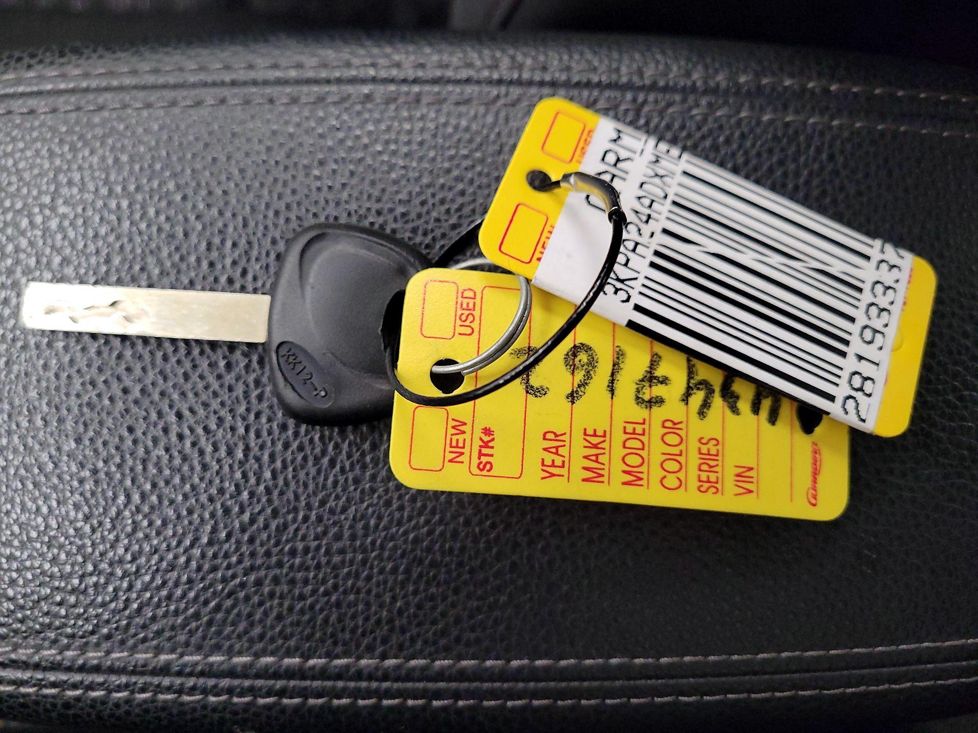 Thumbnail: 2021 Kia Rio - 18