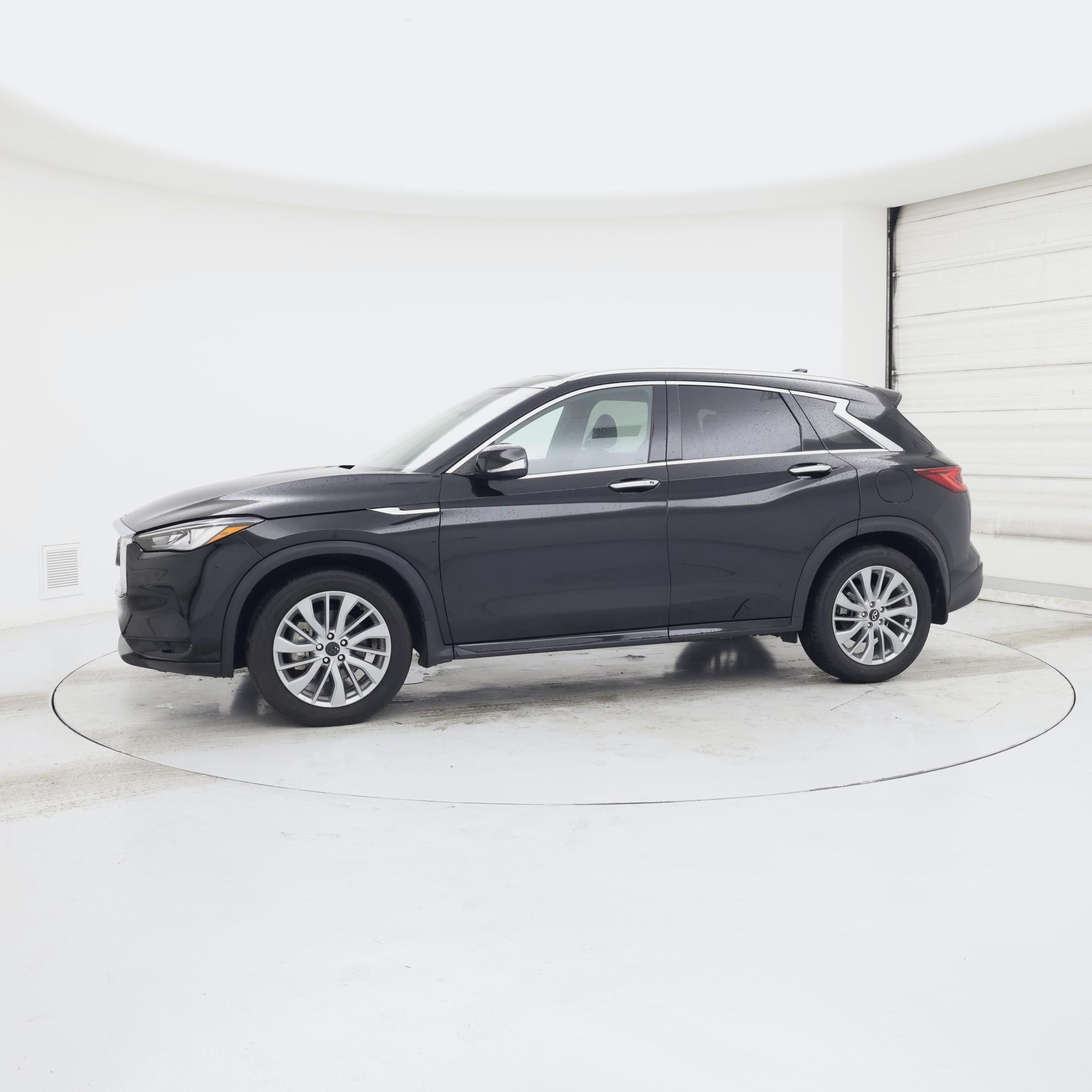 Thumbnail: 2023 INFINITI QX50 - 4