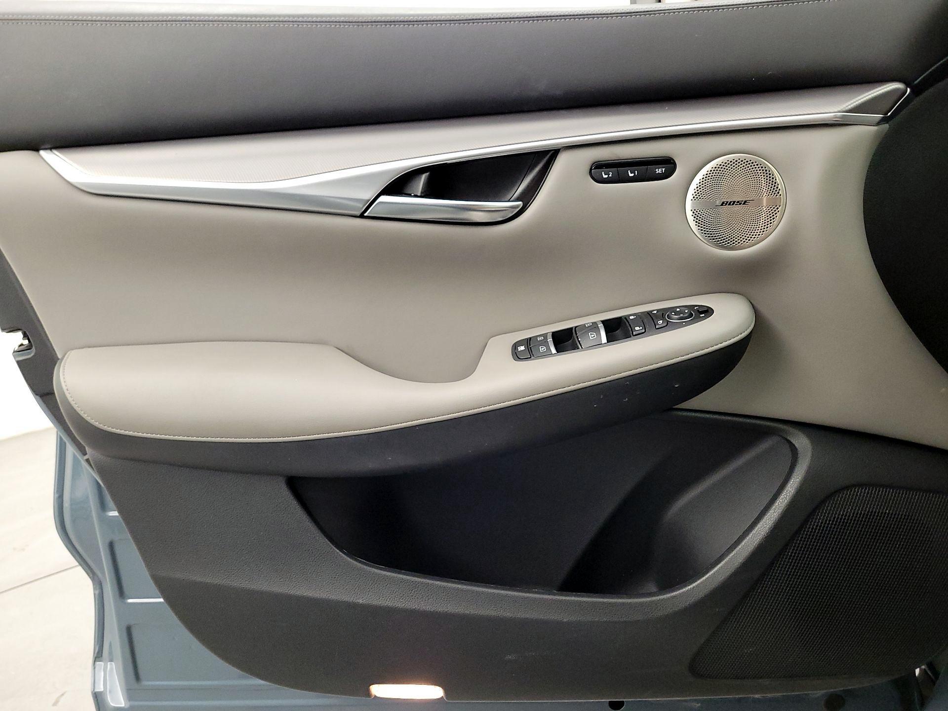 Thumbnail: 2023 INFINITI QX50 - 12