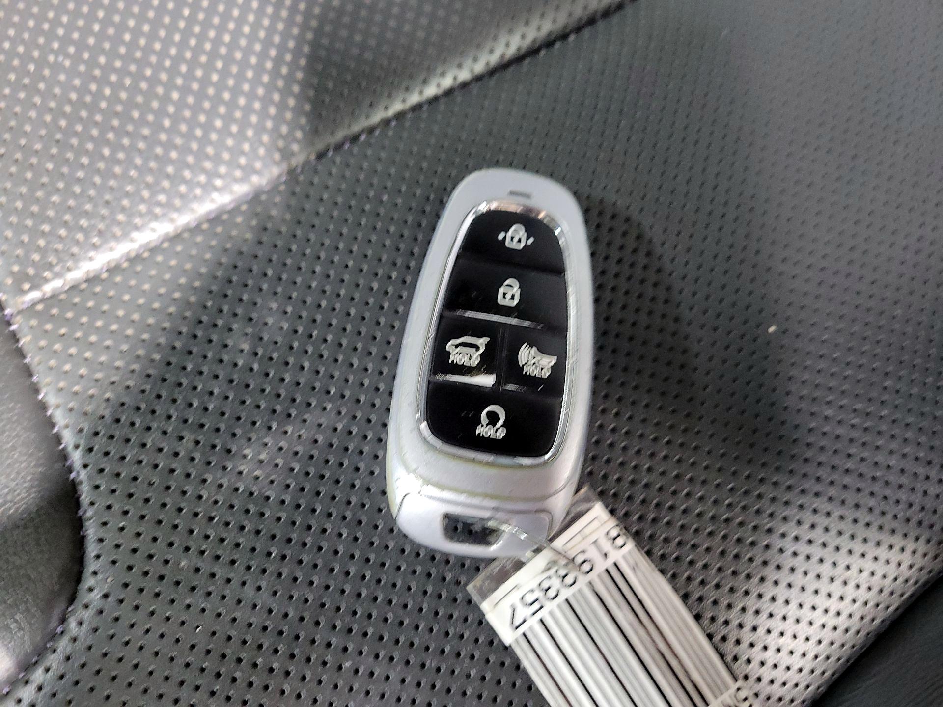 Thumbnail: 2022 Hyundai Santa Fe - 18