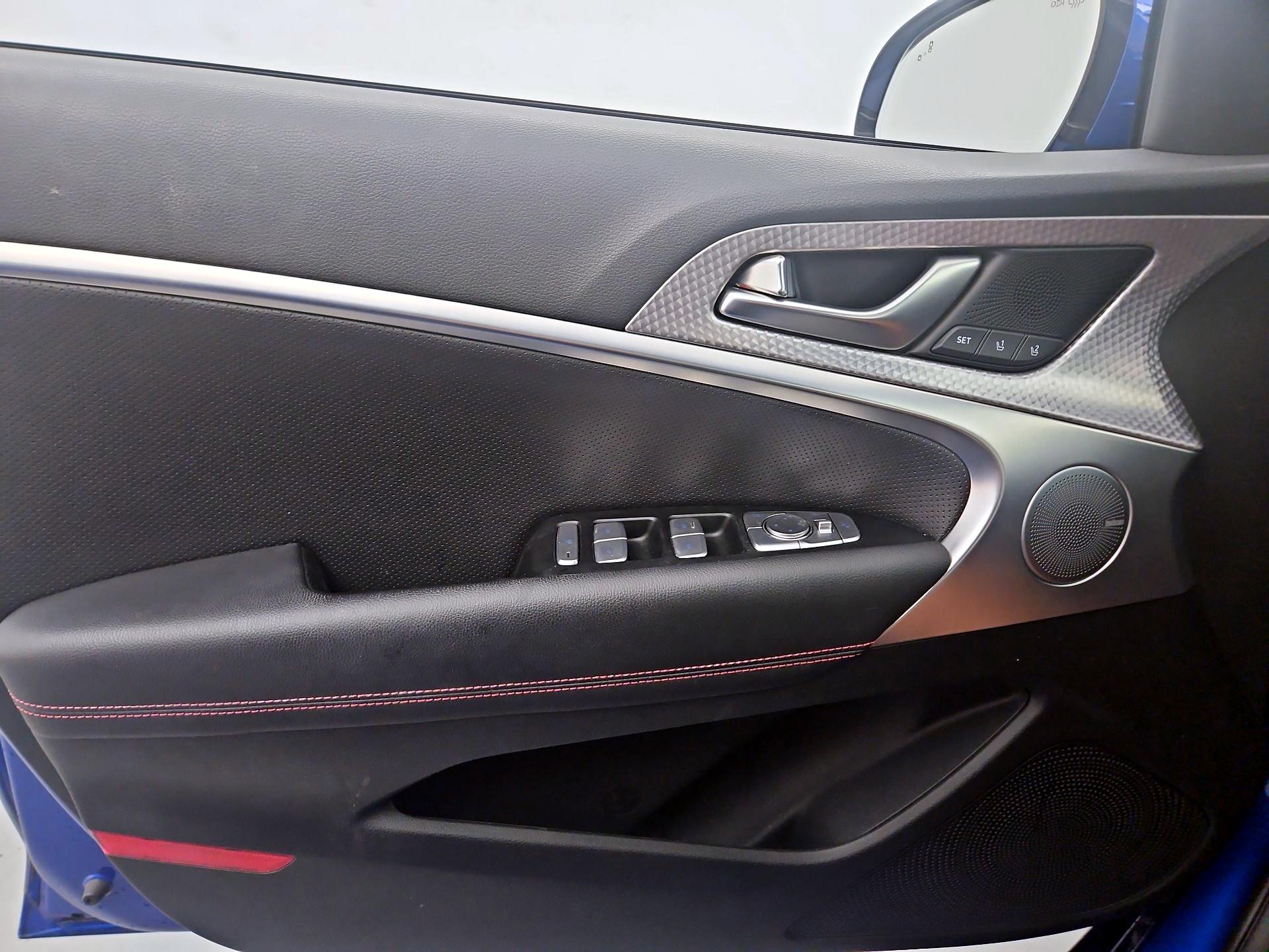 Thumbnail: 2023 Genesis G70 - 12