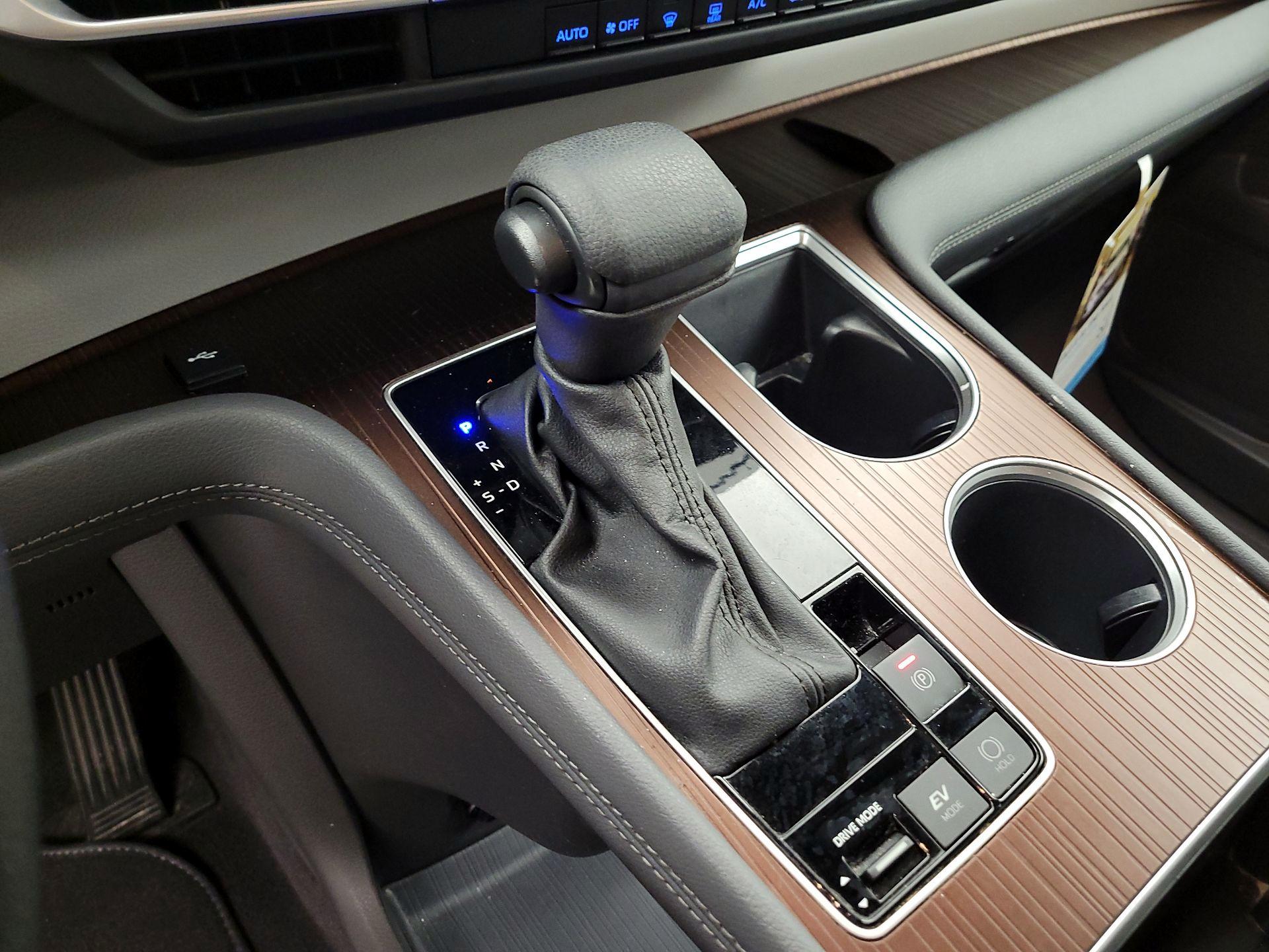 Thumbnail: 2024 Toyota Sienna - 17