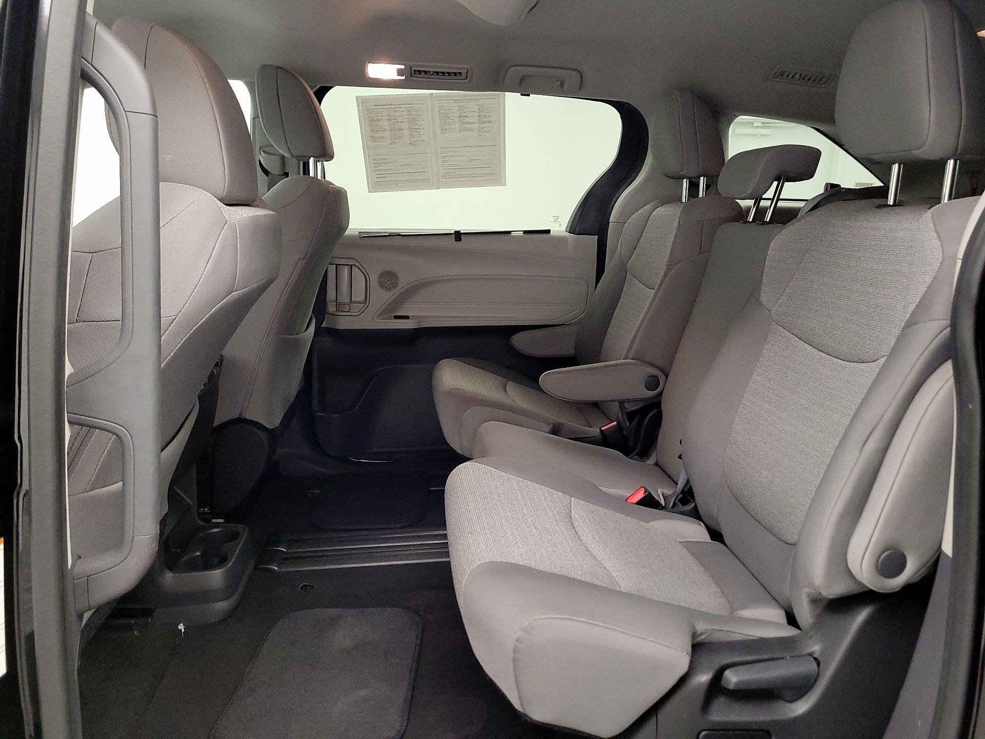 Thumbnail: 2024 Toyota Sienna - 19