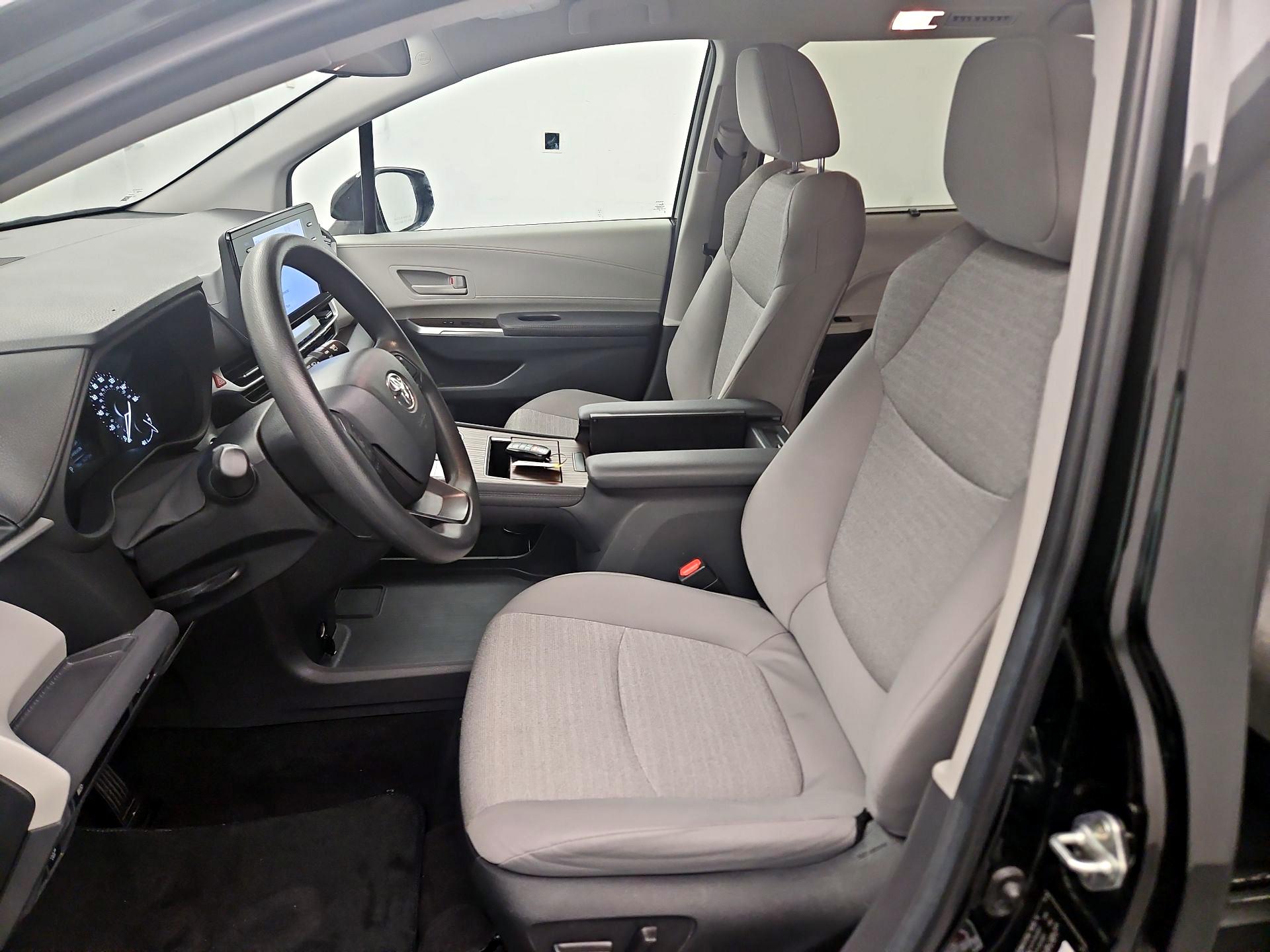 Thumbnail: 2024 Toyota Sienna - 11