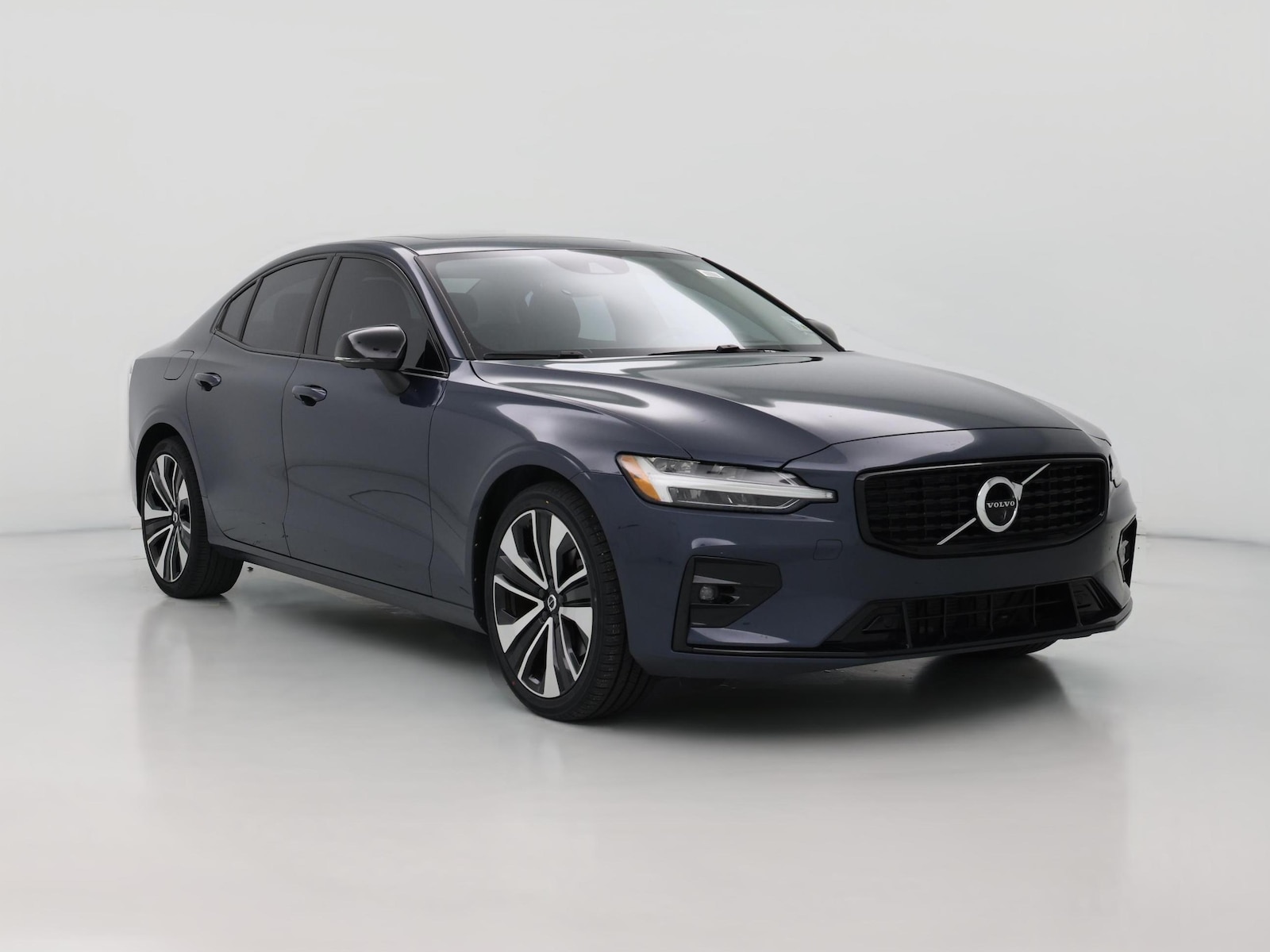 2022 Volvo S60 Momentum