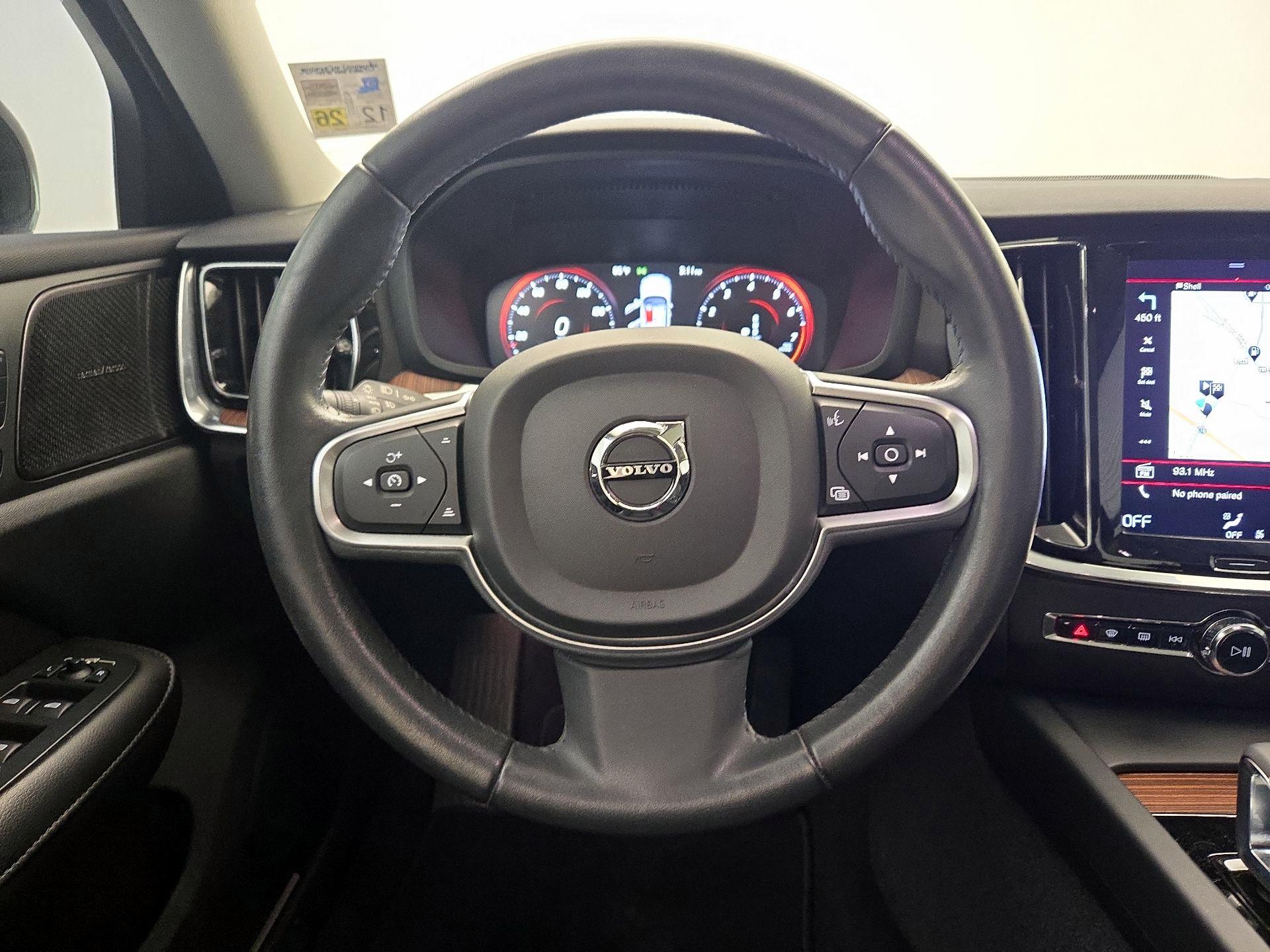 Thumbnail: 2022 Volvo S60 - 10