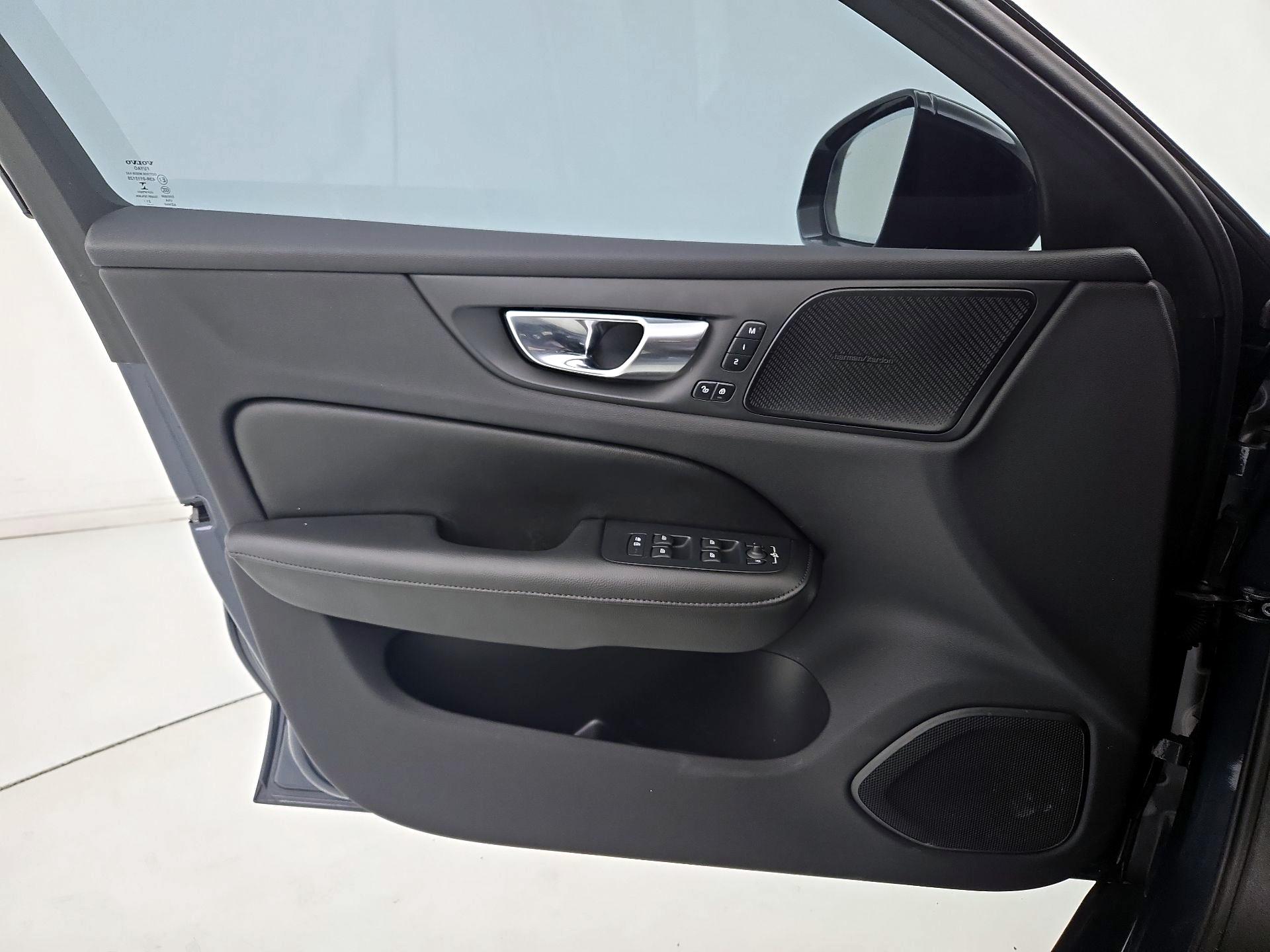 Thumbnail: 2022 Volvo S60 - 12