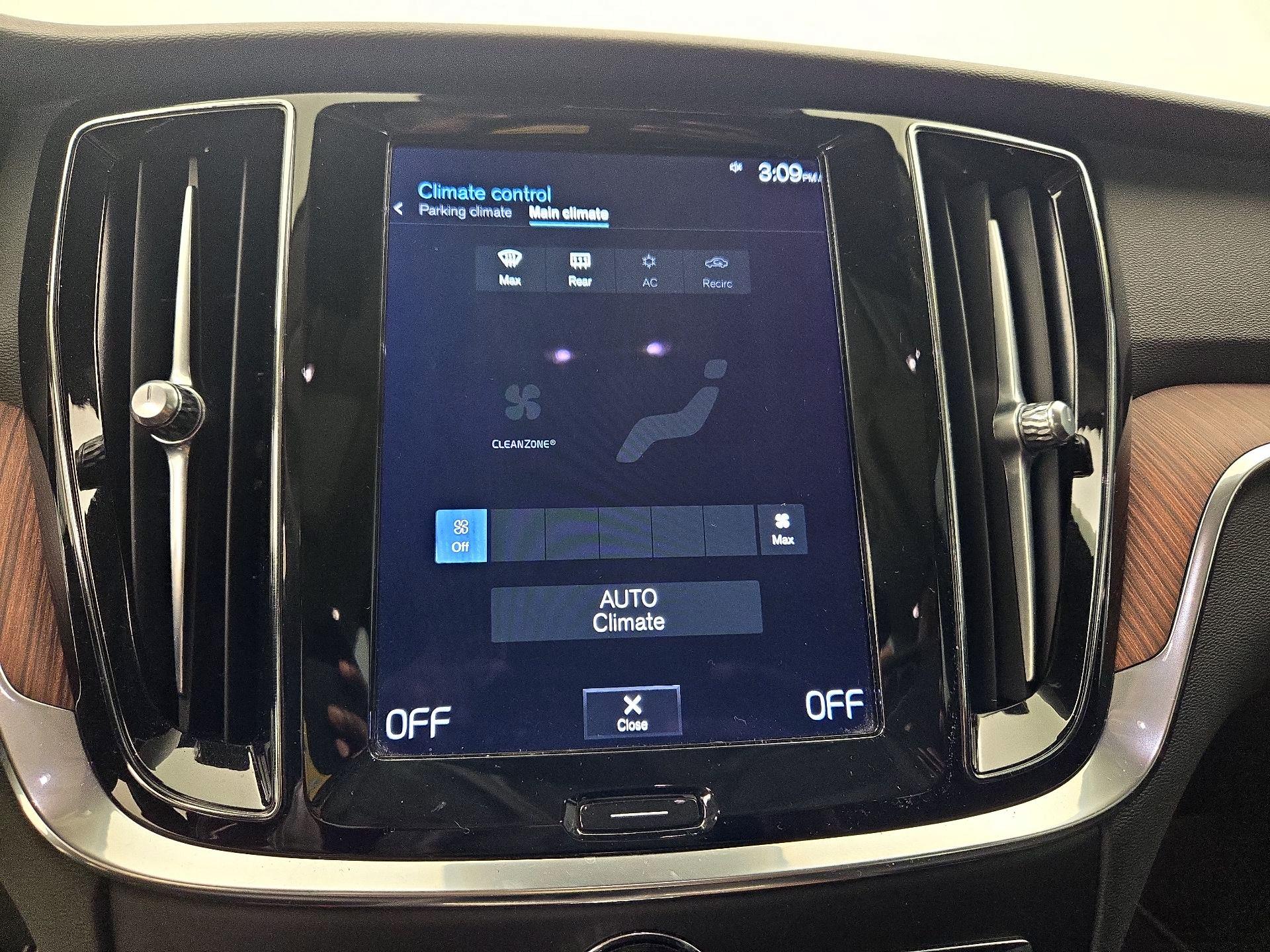 Thumbnail: 2022 Volvo S60 - 17